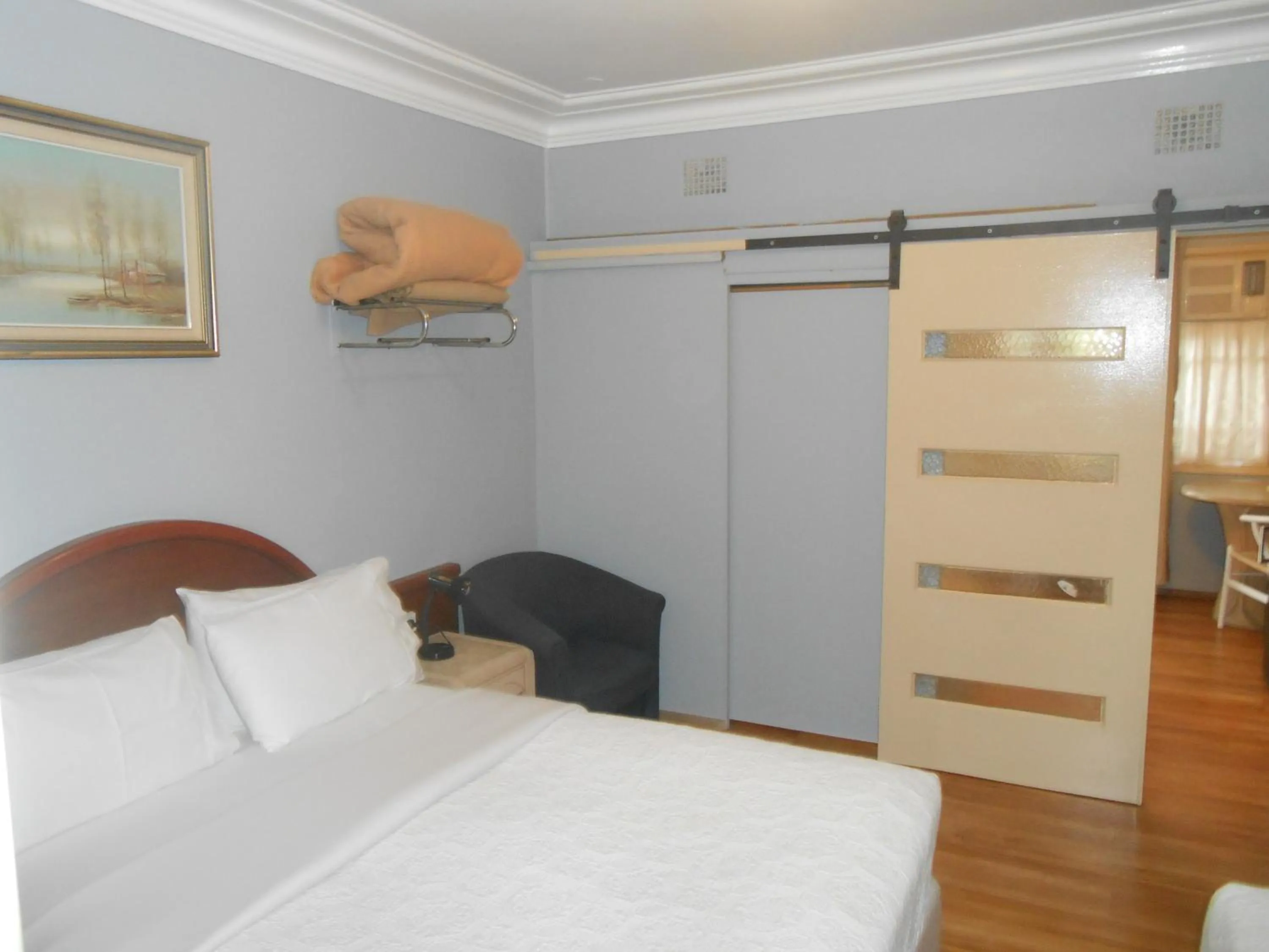 Bed in Mount View Motel