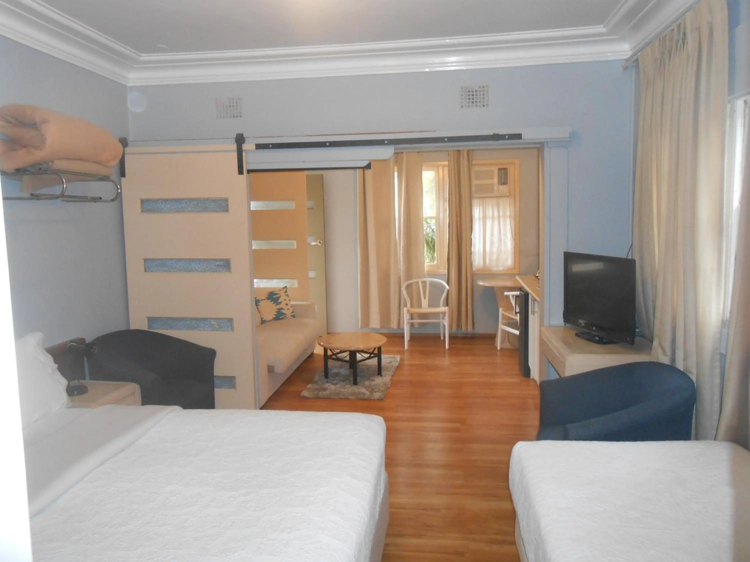 Bed in Mount View Motel