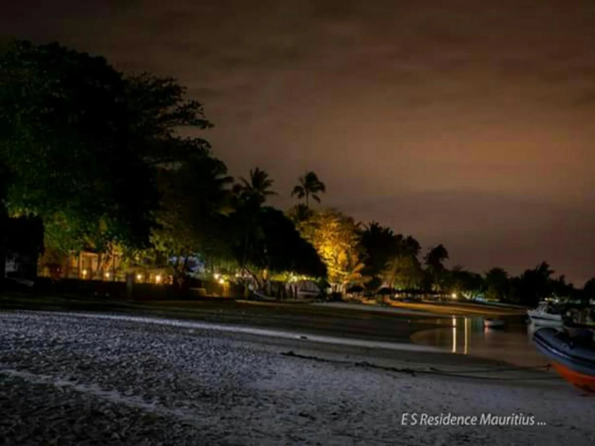 Beach in Easy Stay Residence