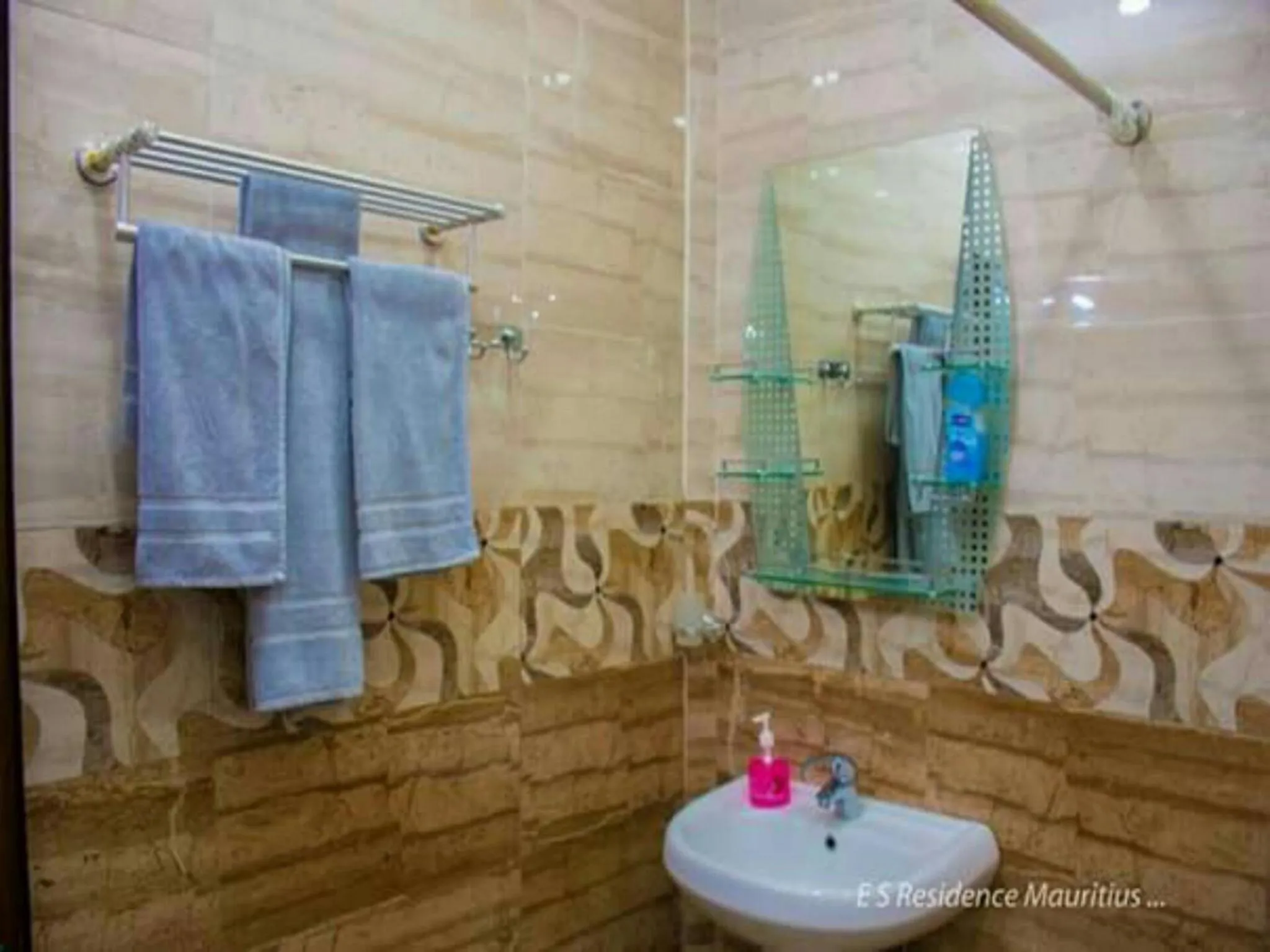 Toilet in Easy Stay Residence