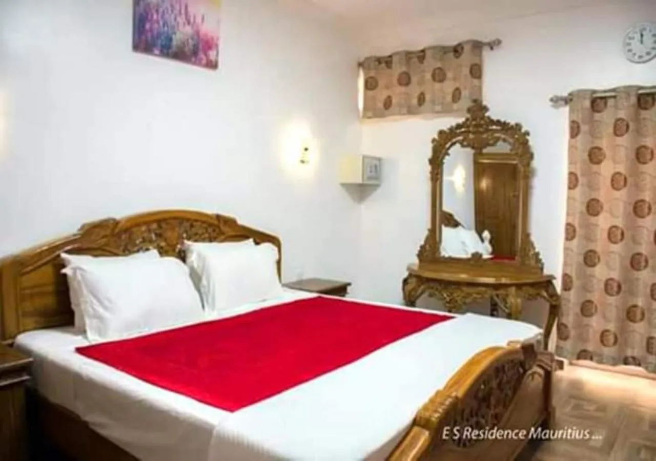 Photo of the whole room, Bed in Easy Stay Residence