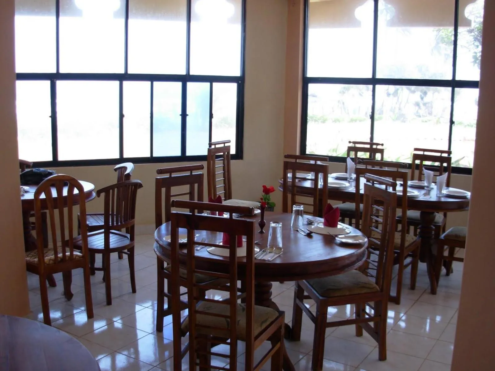 Restaurant/places to eat in Sea View Beach Hotel