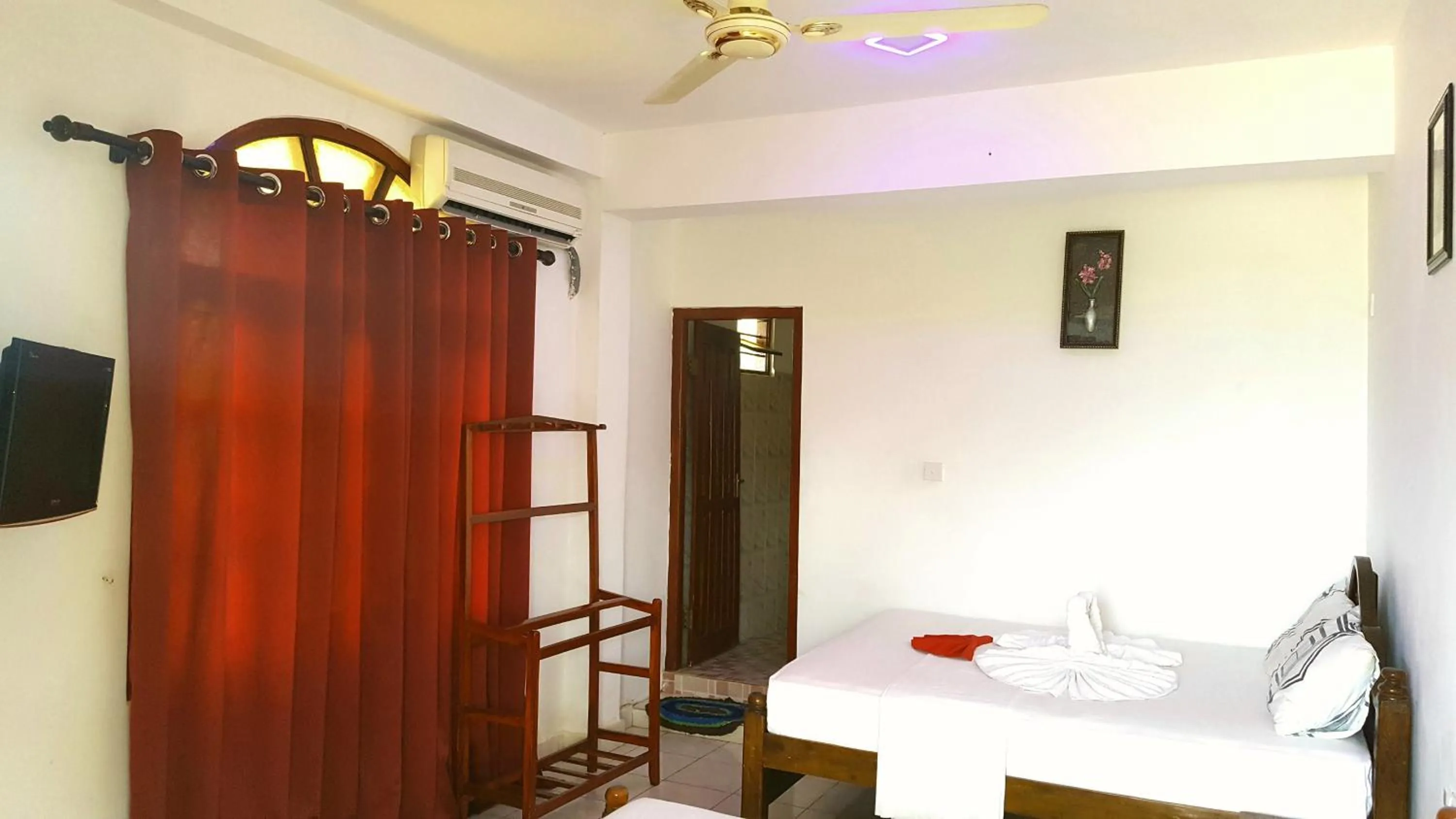 Bed in Sea View Beach Hotel