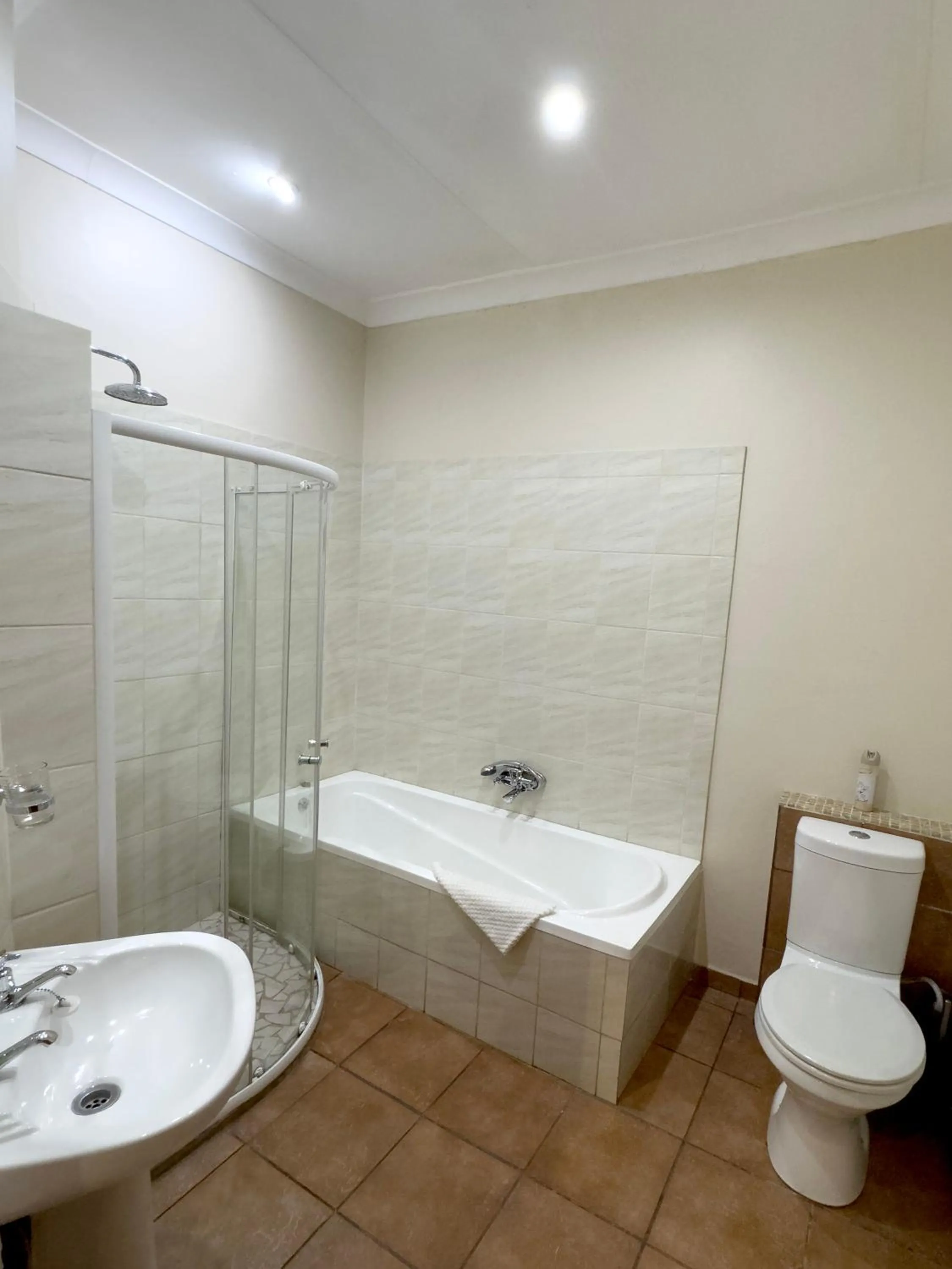 Centurion Guest House and Lodge