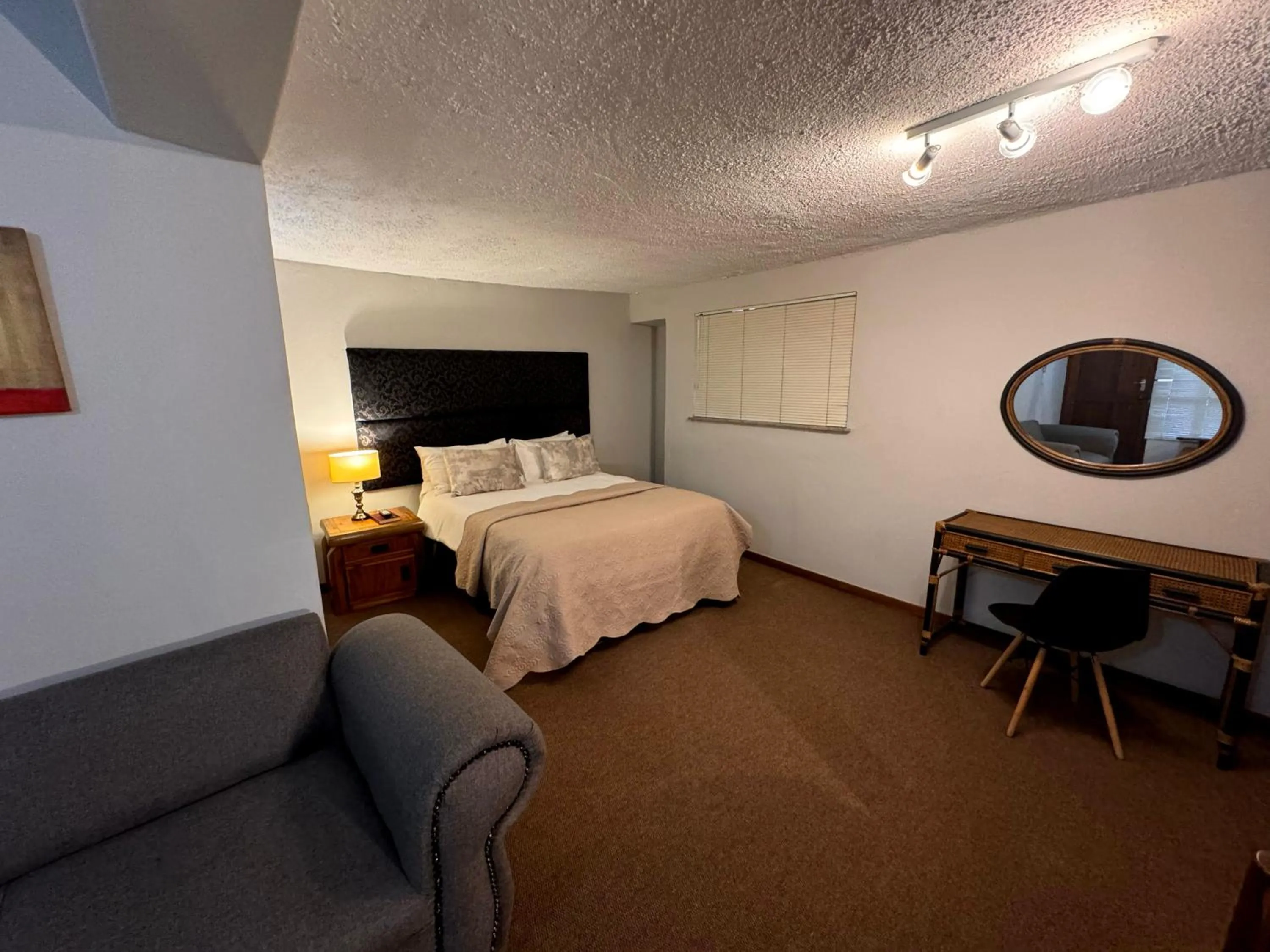 Bedroom, Bed in Centurion Guest House and Lodge