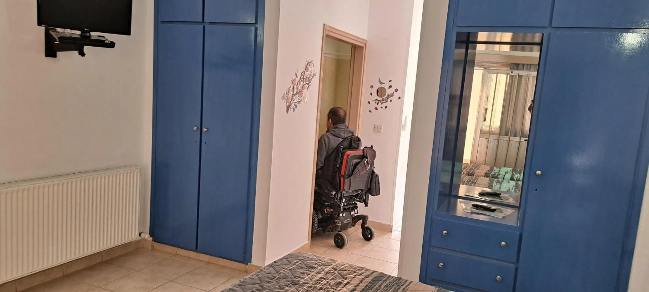 TV and multimedia in C & A Hotel Apartments