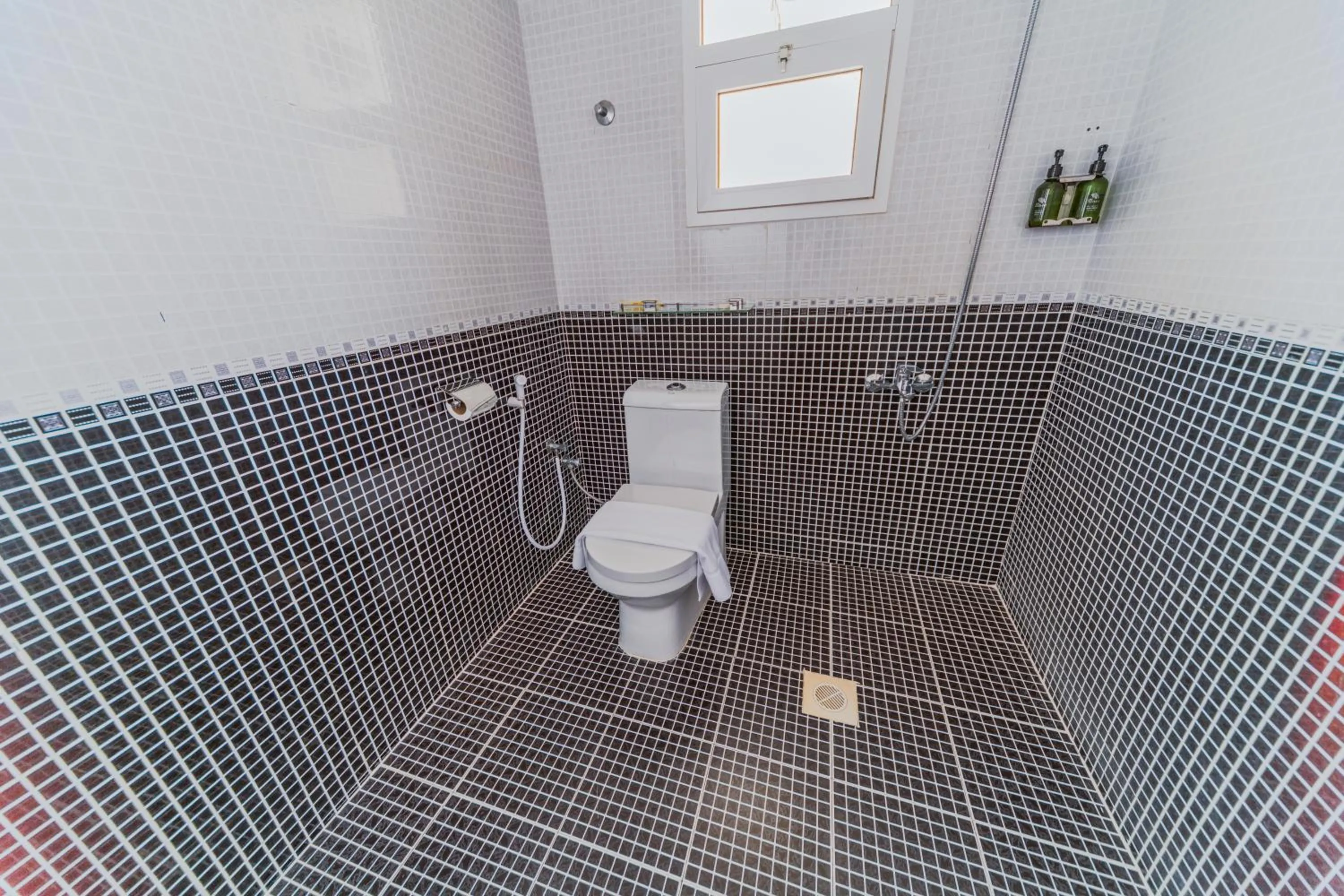 Shower in Zaki Hotel Apartment