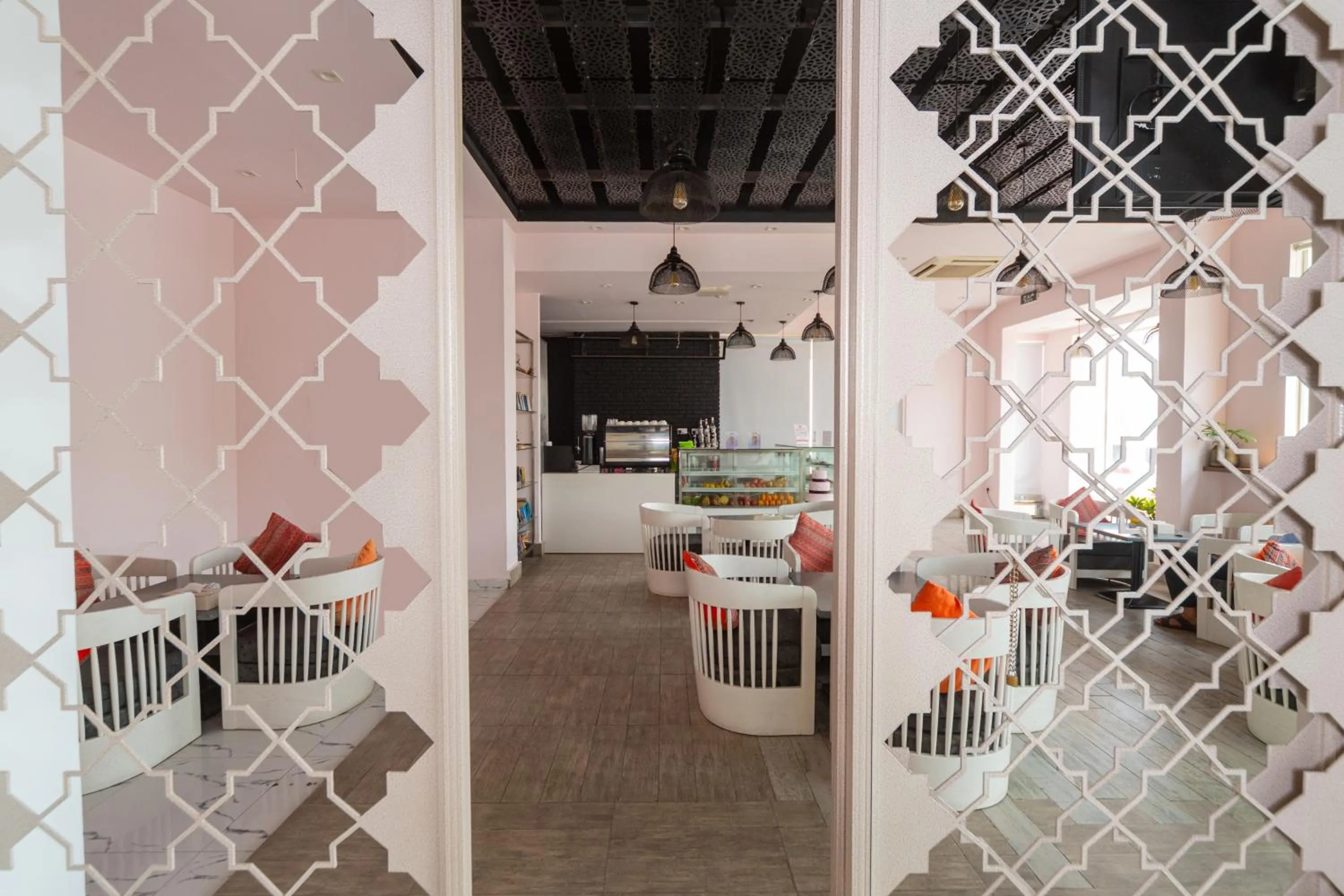 Dining area in Zaki Hotel Apartment