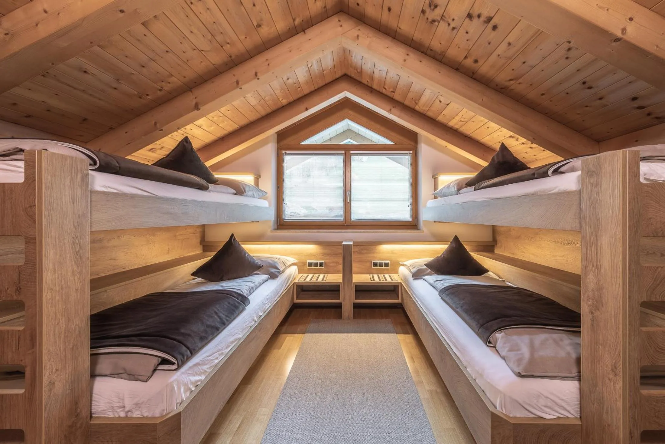 Bed in XL Appartements Steinhaus