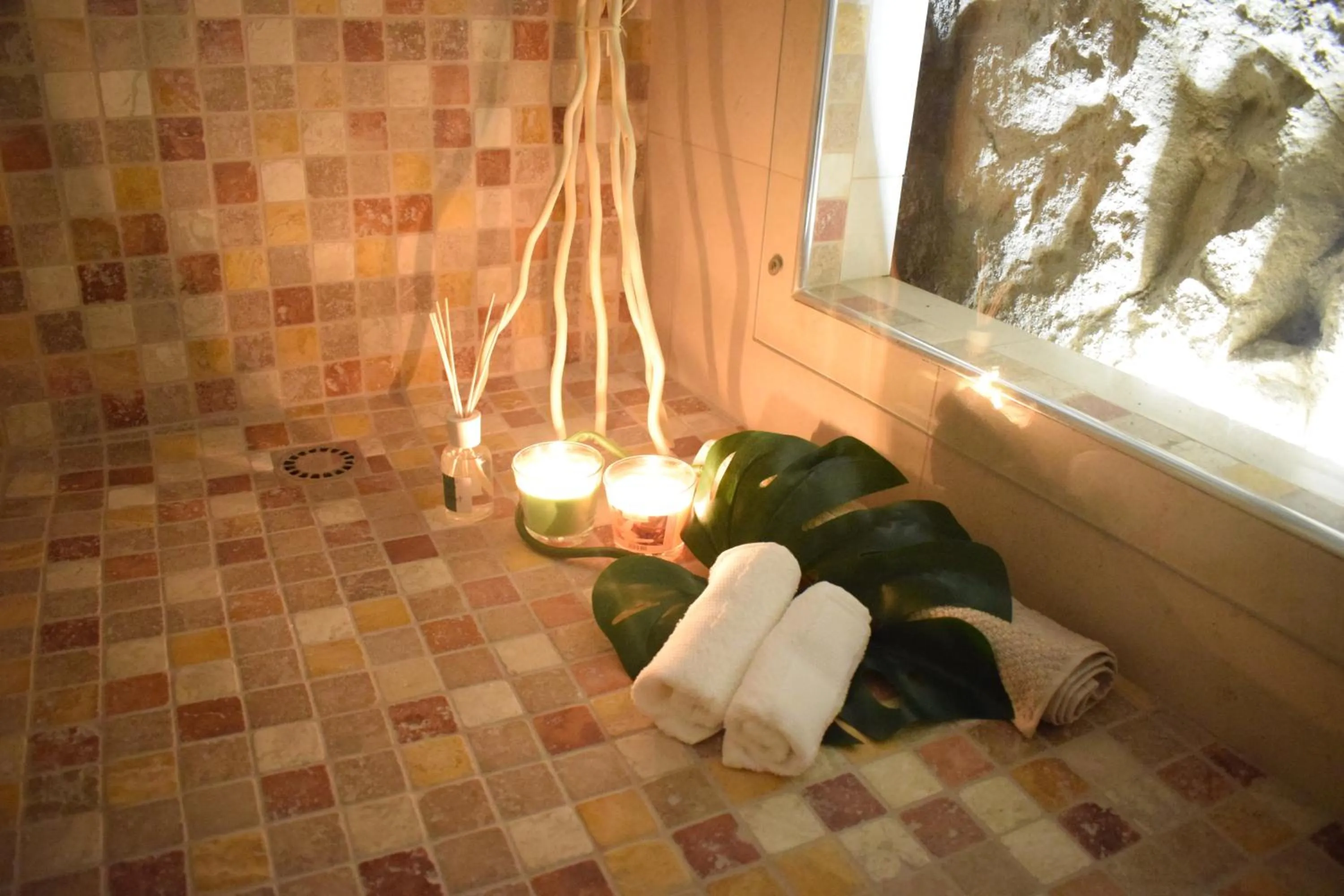 Shower in Cento Tari' Guest House