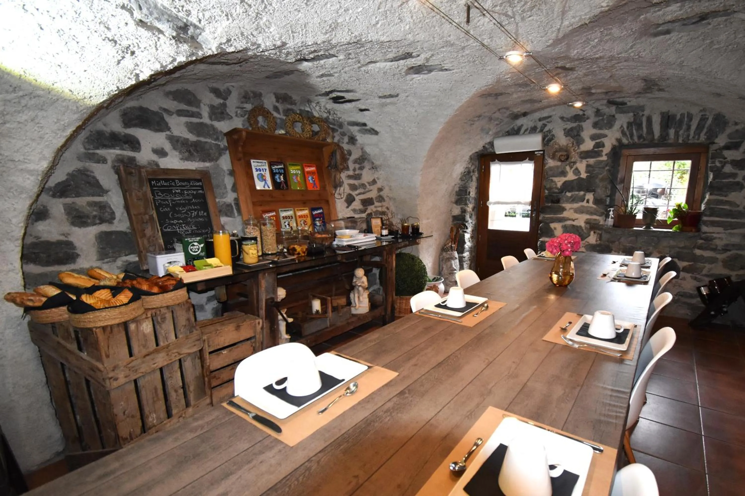 Breakfast in La Clé des Bois