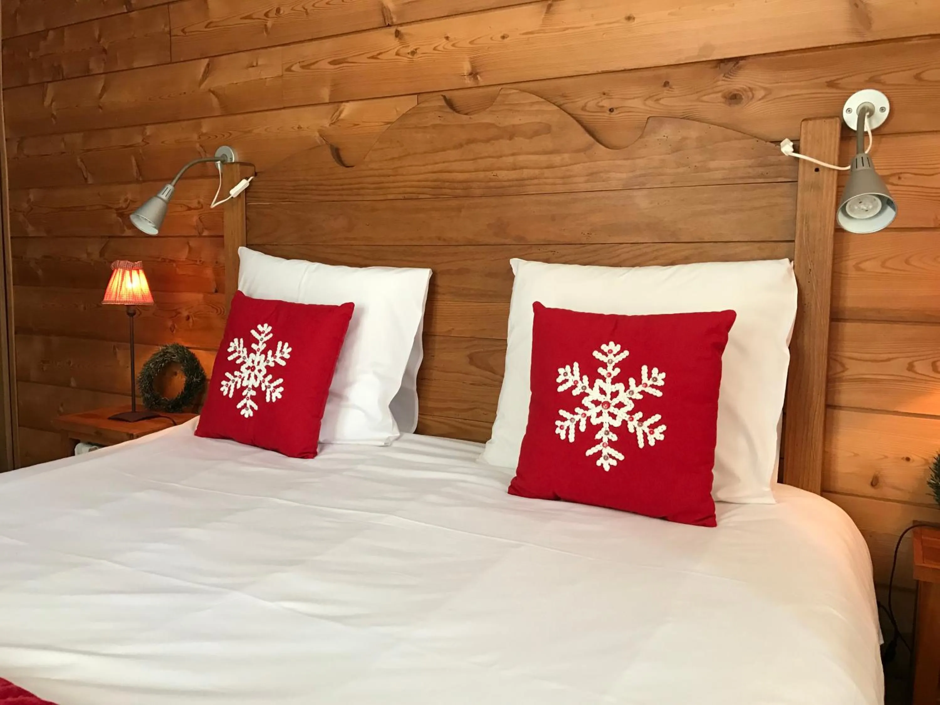 Decorative detail, Bed in La Clé des Bois