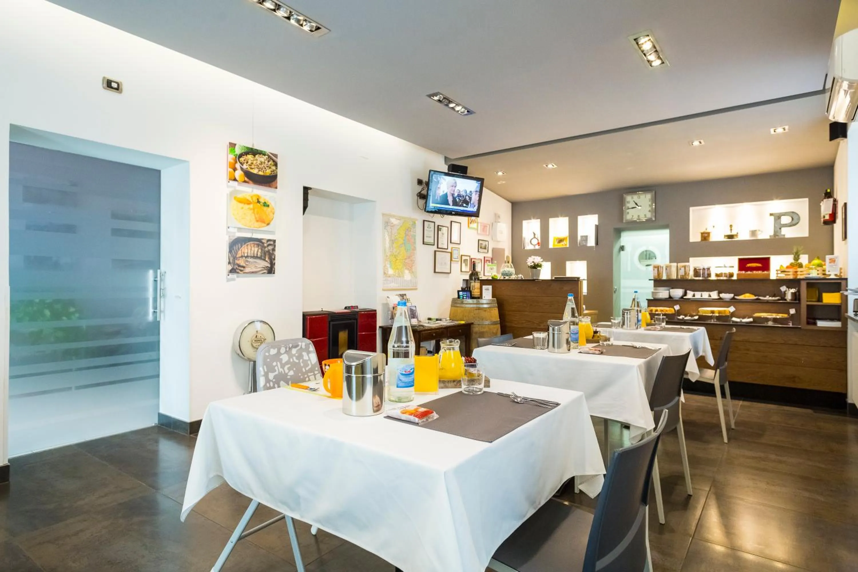 Dining area in Affittacamere Polvara Trentuno