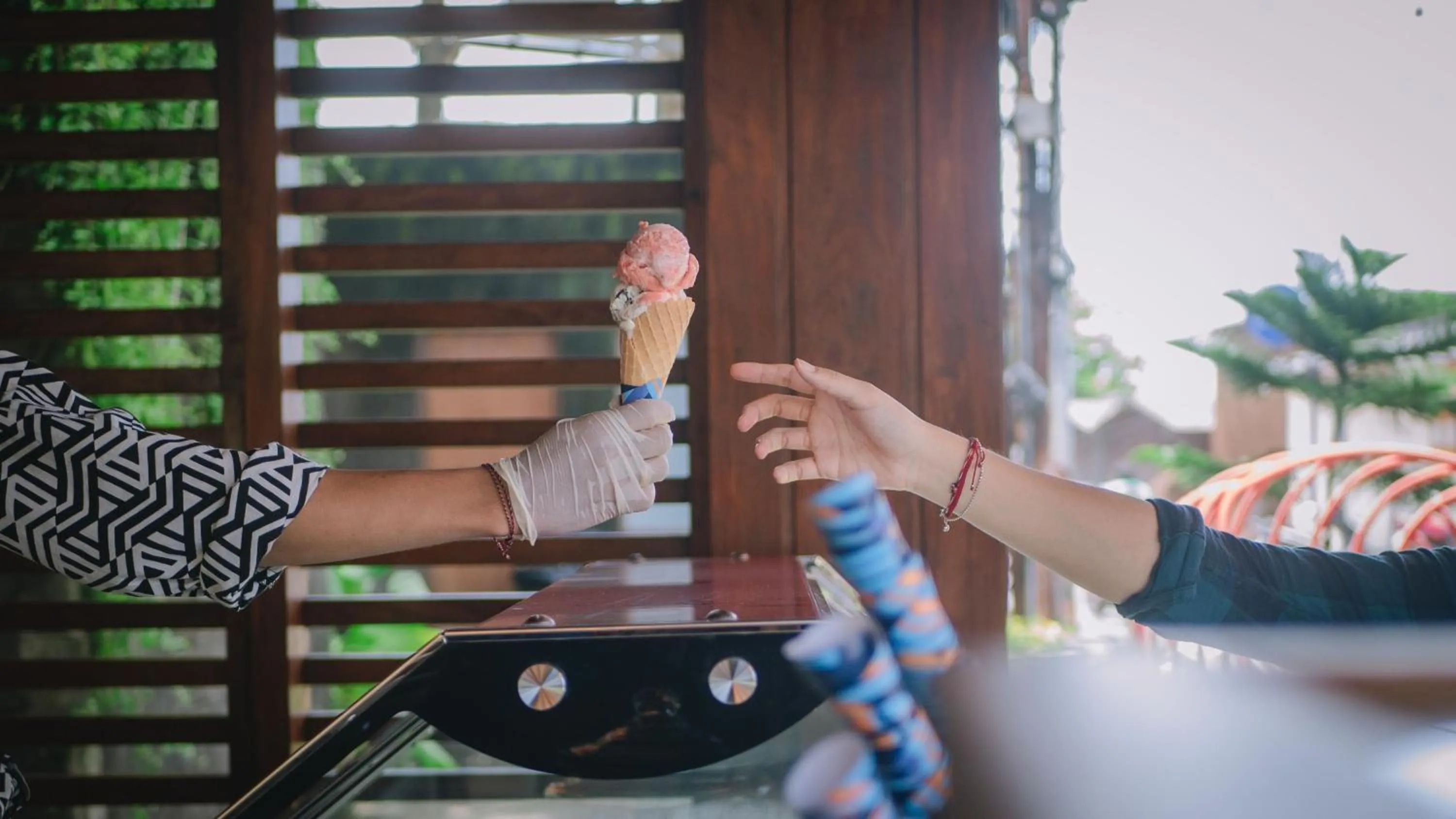 Restaurant/places to eat in Hotel Indigo Bali Seminyak Beach by IHG