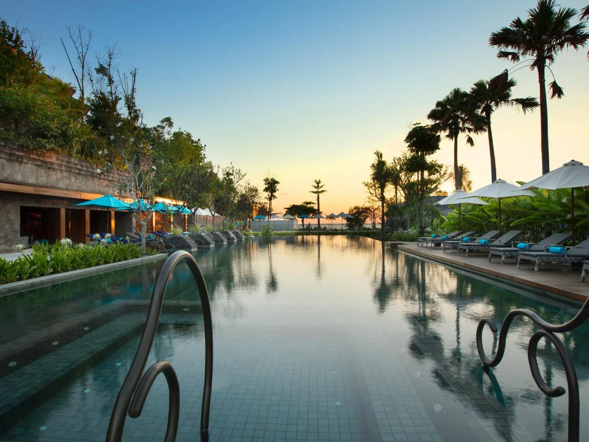 Swimming pool in Hotel Indigo Bali Seminyak Beach by IHG