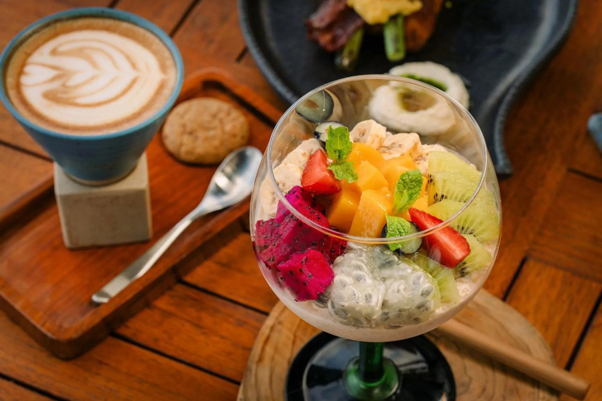 Restaurant/places to eat in Hotel Indigo Bali Seminyak Beach by IHG