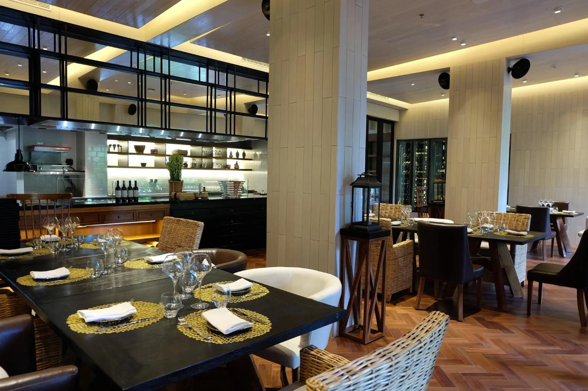 Restaurant/places to eat in Hotel Indigo Bali Seminyak Beach by IHG