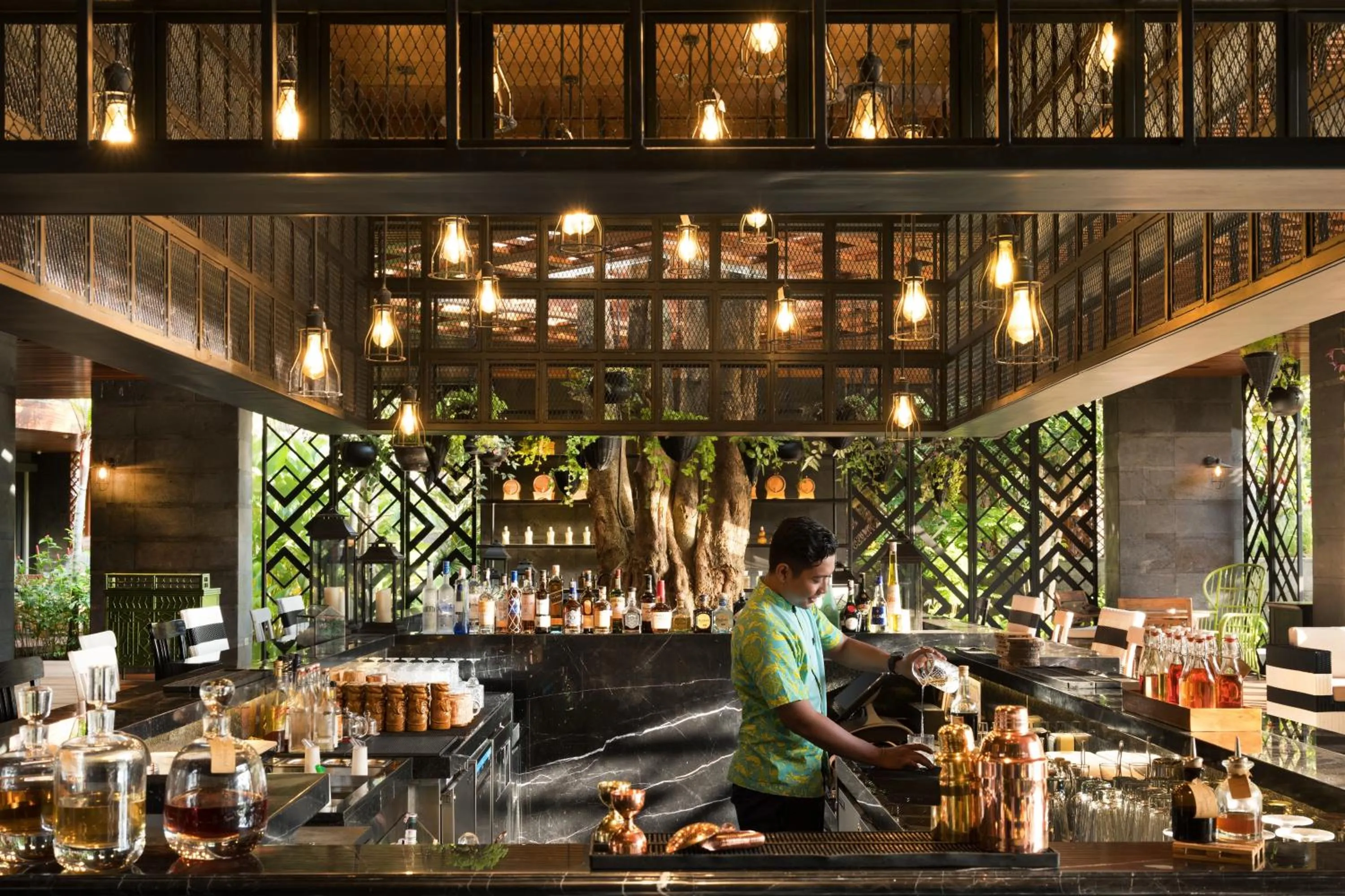 Lounge or bar in Hotel Indigo Bali Seminyak Beach by IHG