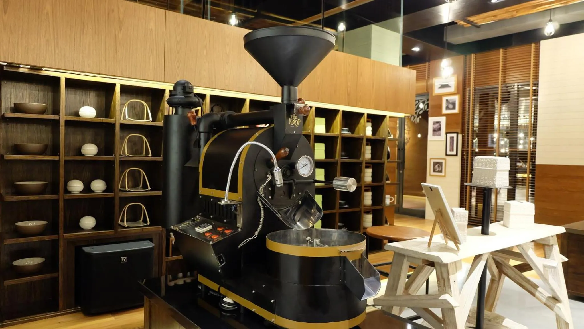 Restaurant/places to eat in Hotel Indigo Bali Seminyak Beach by IHG