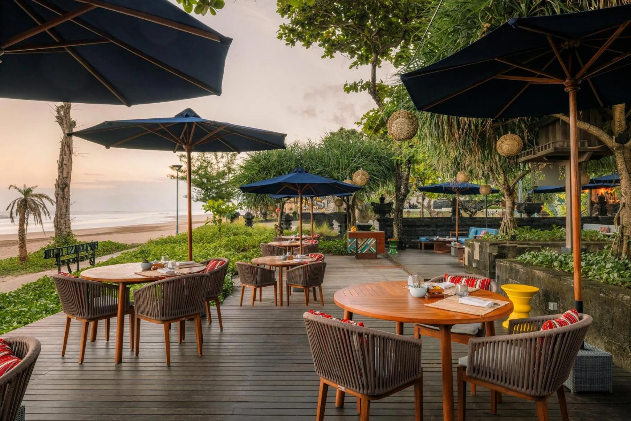 Restaurant/places to eat in Hotel Indigo Bali Seminyak Beach by IHG