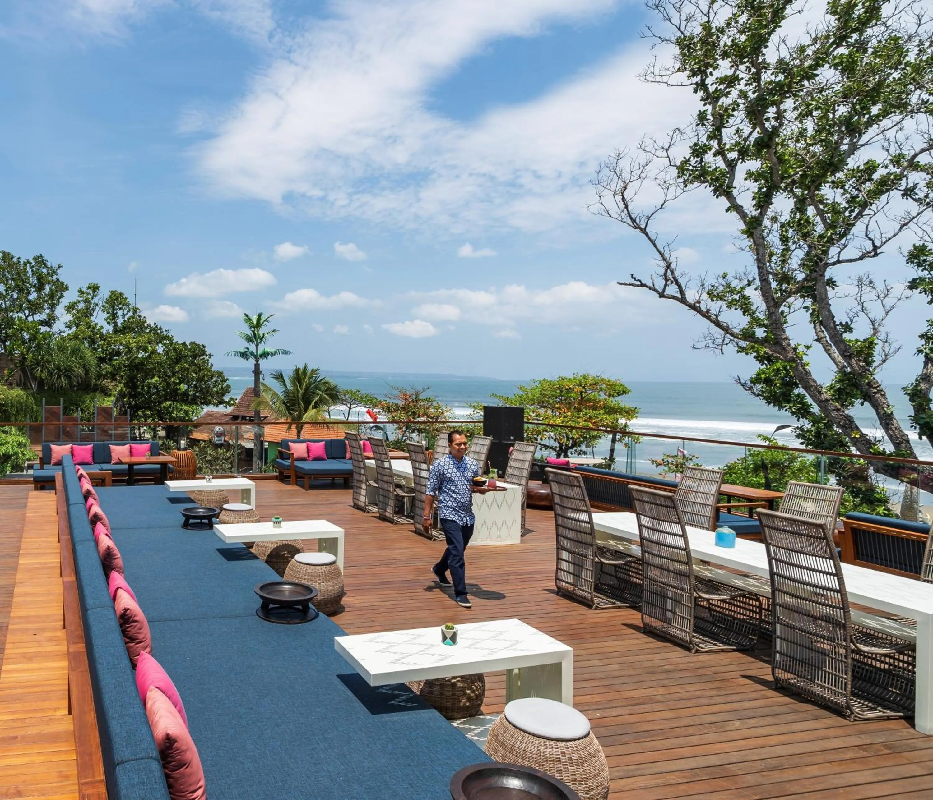 Restaurant/places to eat in Hotel Indigo Bali Seminyak Beach by IHG