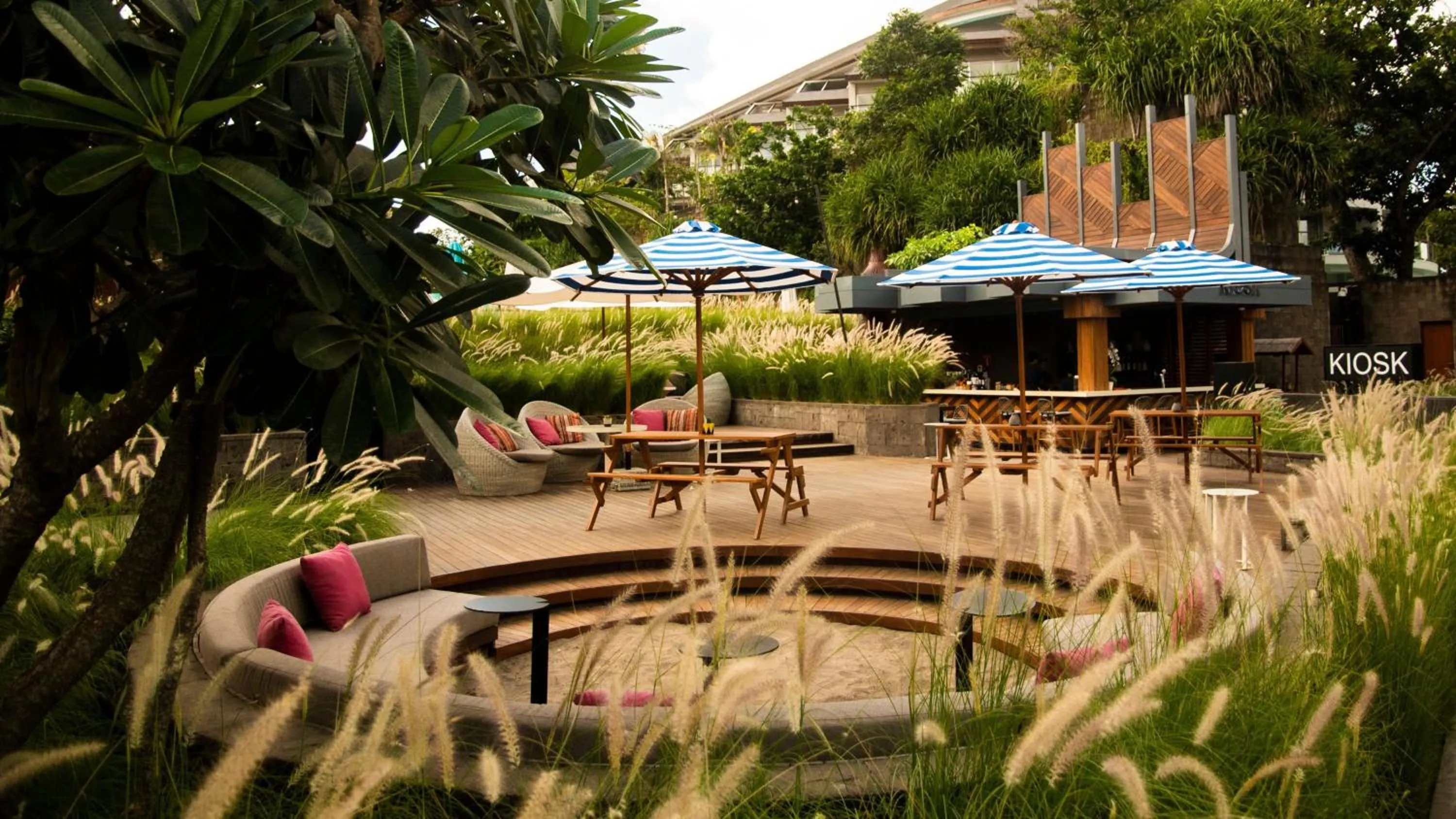 Restaurant/places to eat in Hotel Indigo Bali Seminyak Beach by IHG