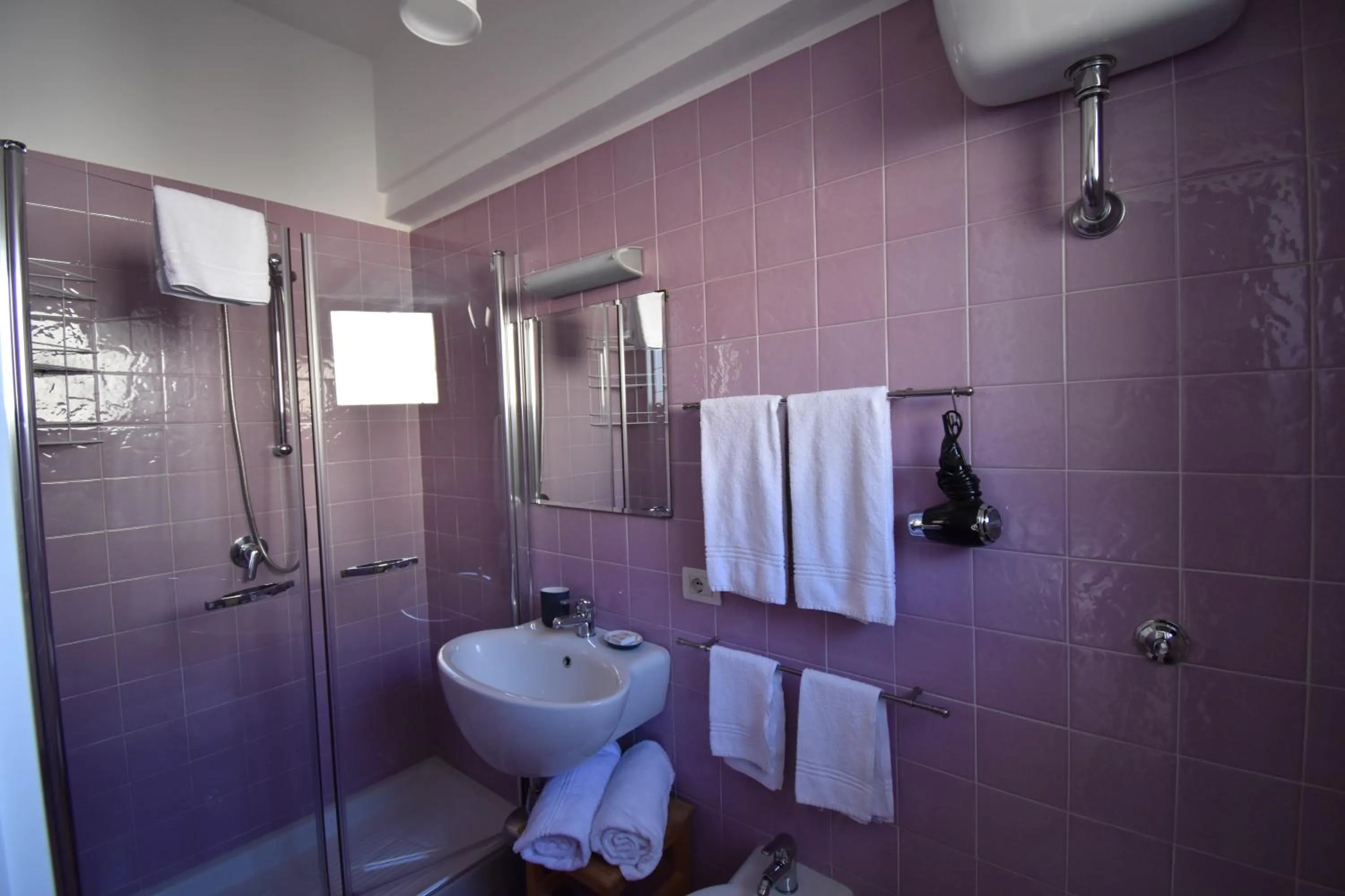 Shower in A Sorrento B&B