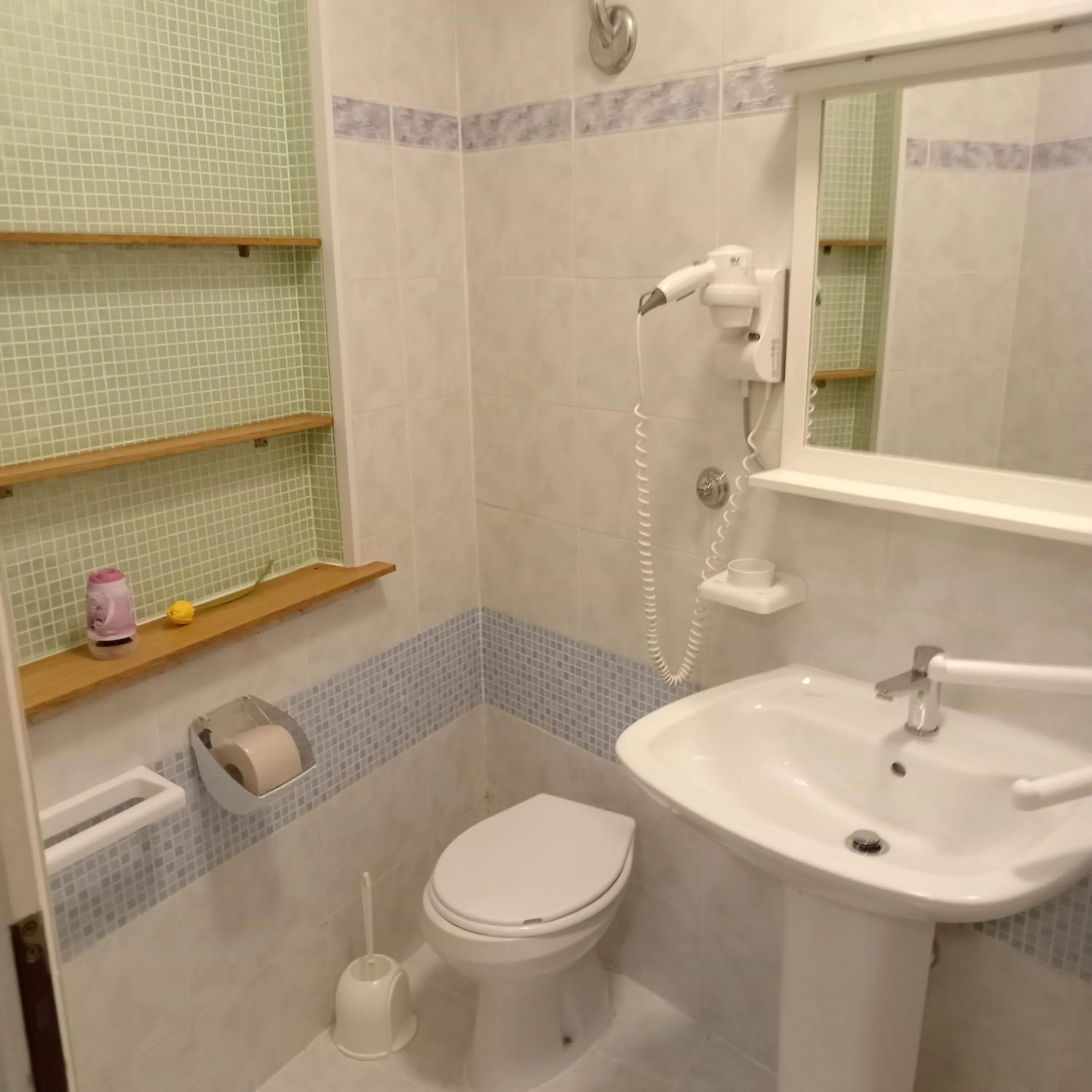 Shower in A1 Girasole B&B