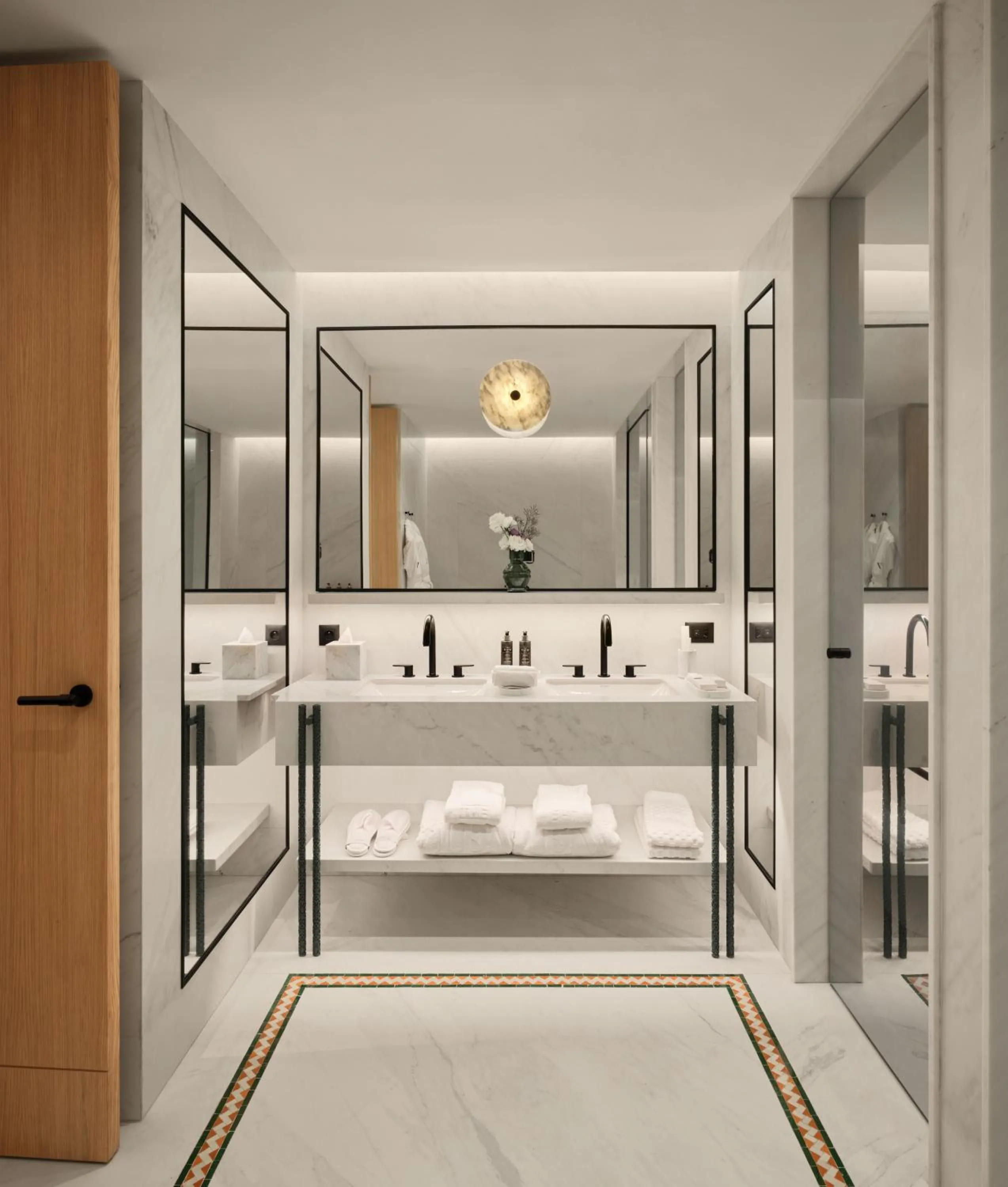 Bathroom, Bed in The View Rabat