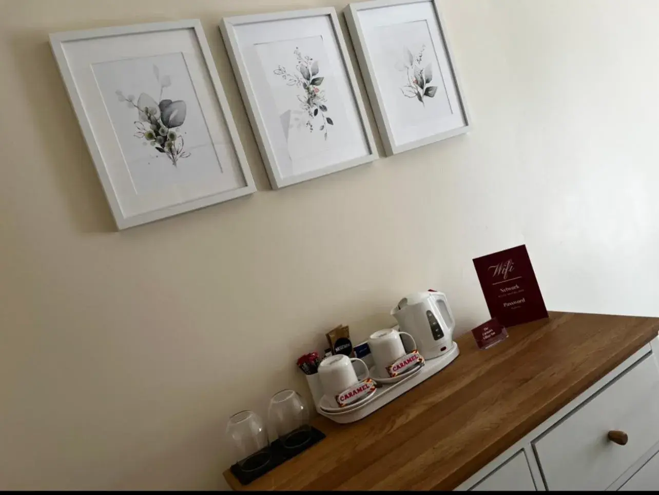 Standard Twin Room - single occupancy in The Village Inn Standard Twin Room - single occupancy in The Village Inn