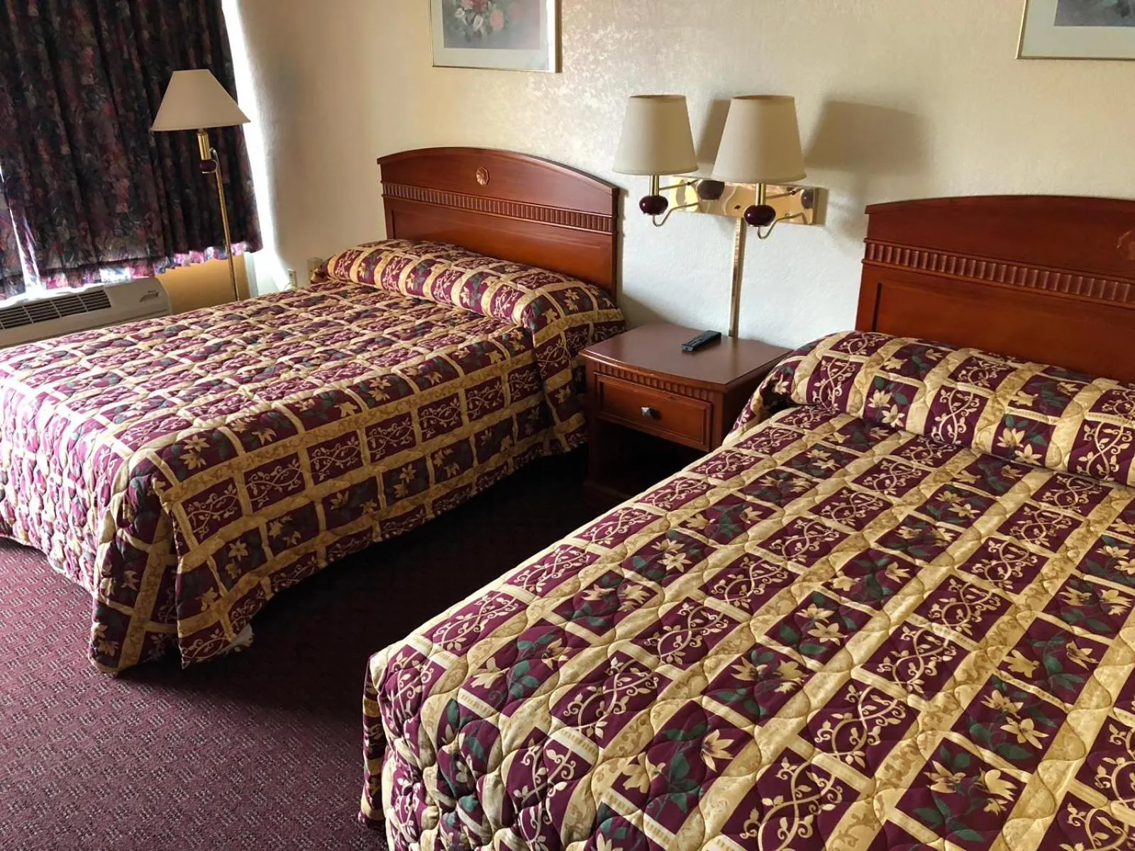 Bed in Budget Inn Express