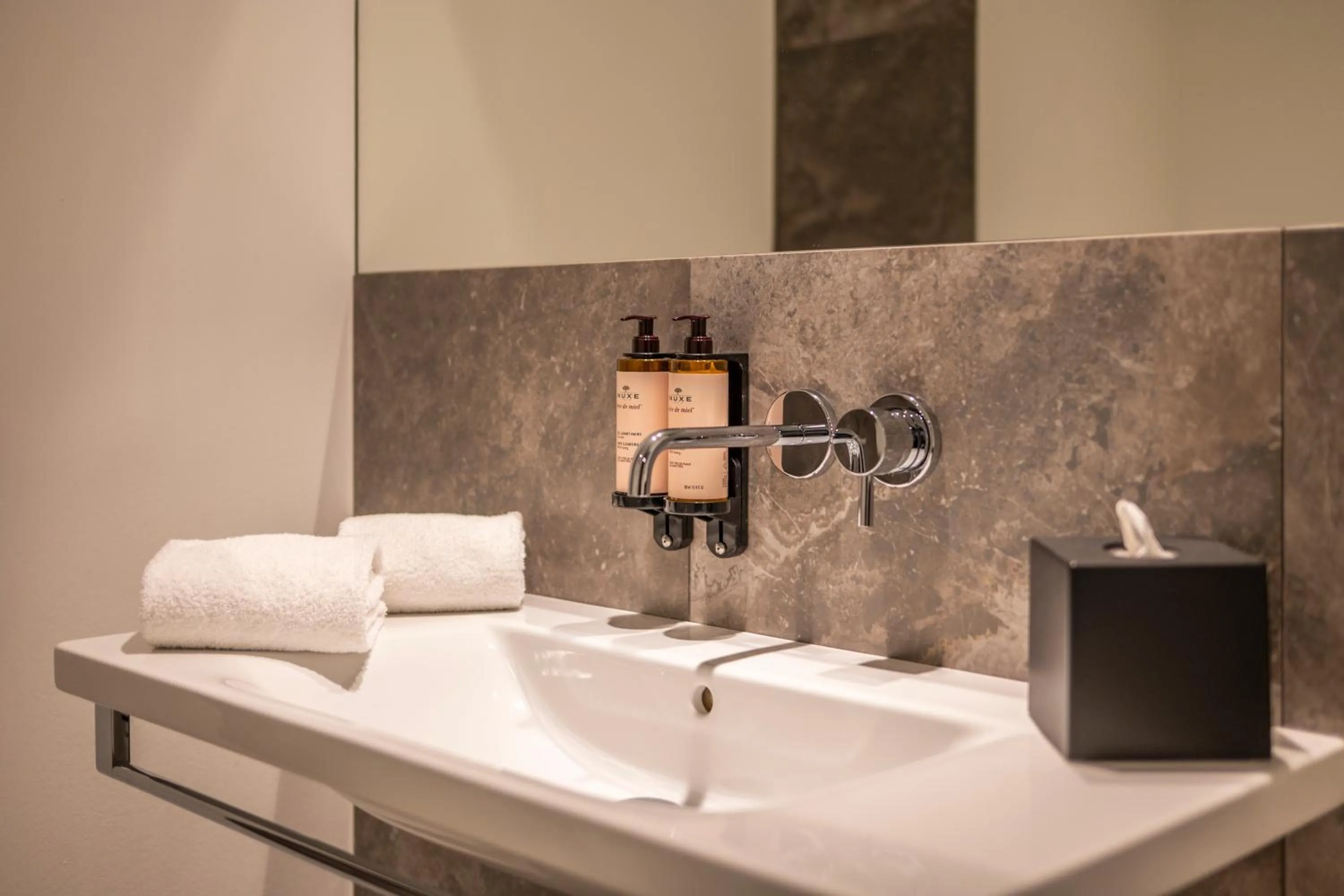 Bathroom in Serwir Hotel