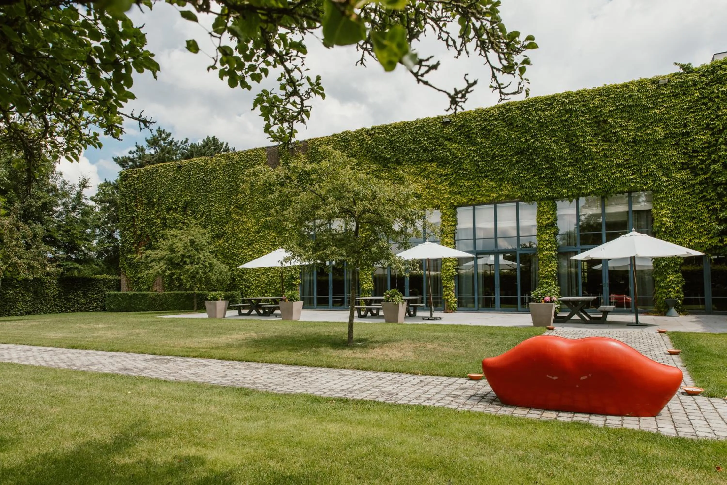 Property building in Serwir Hotel