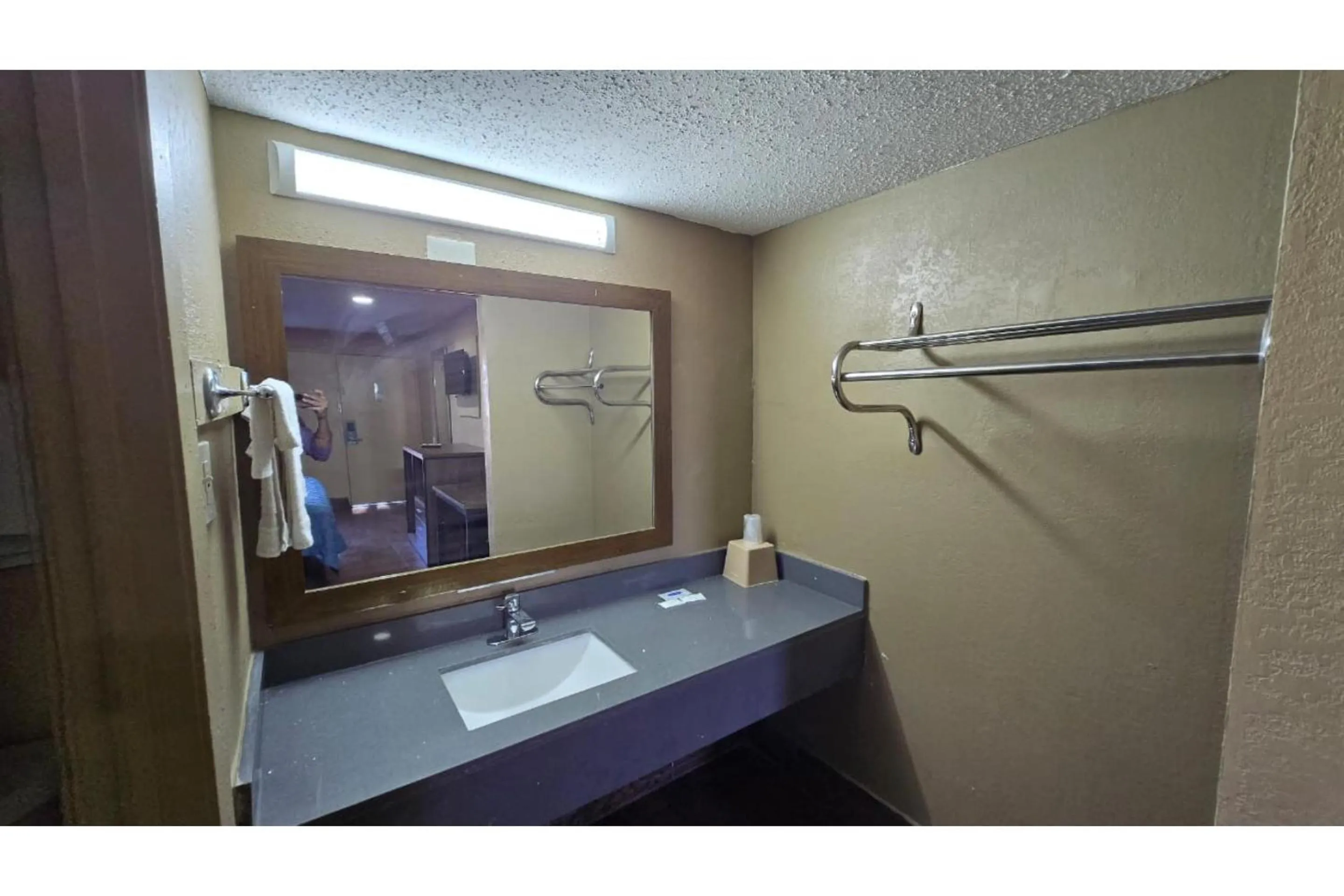 Bathroom in Diamond Inn Motel By OYO Jackson Hwy 80- I-20