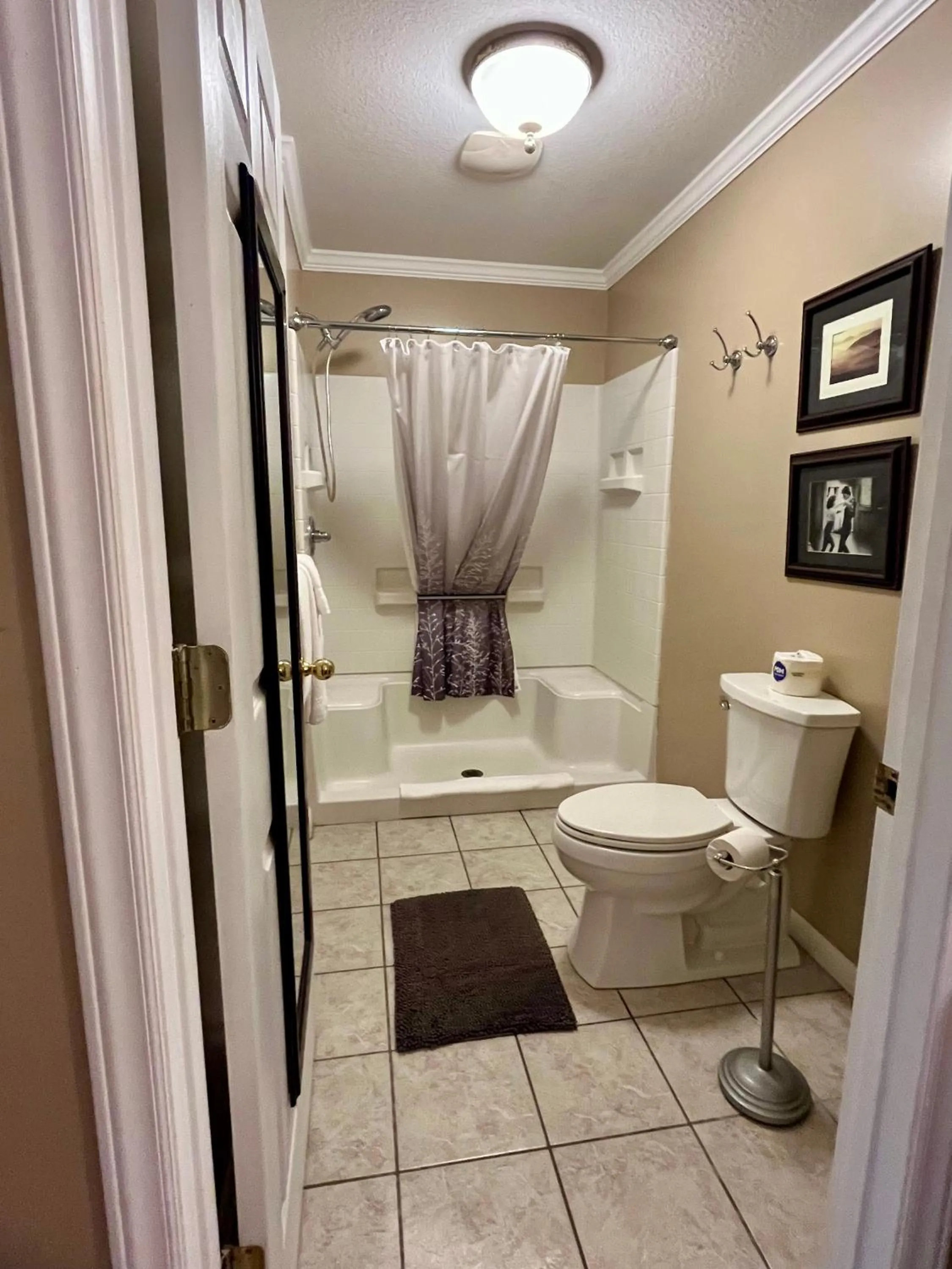 Bathroom in Grafton Lodge