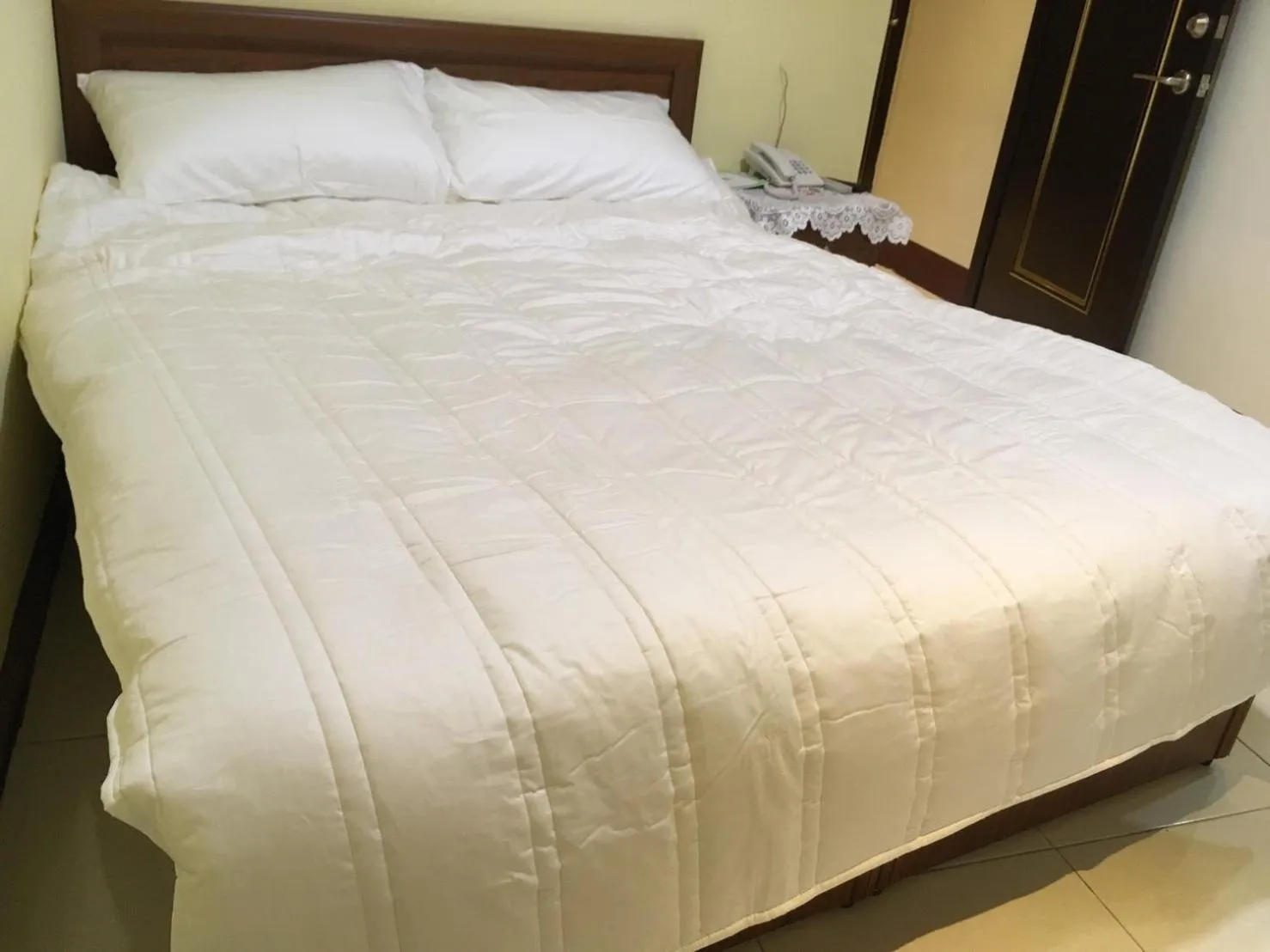 Seating area, Bed in HFun Hotel