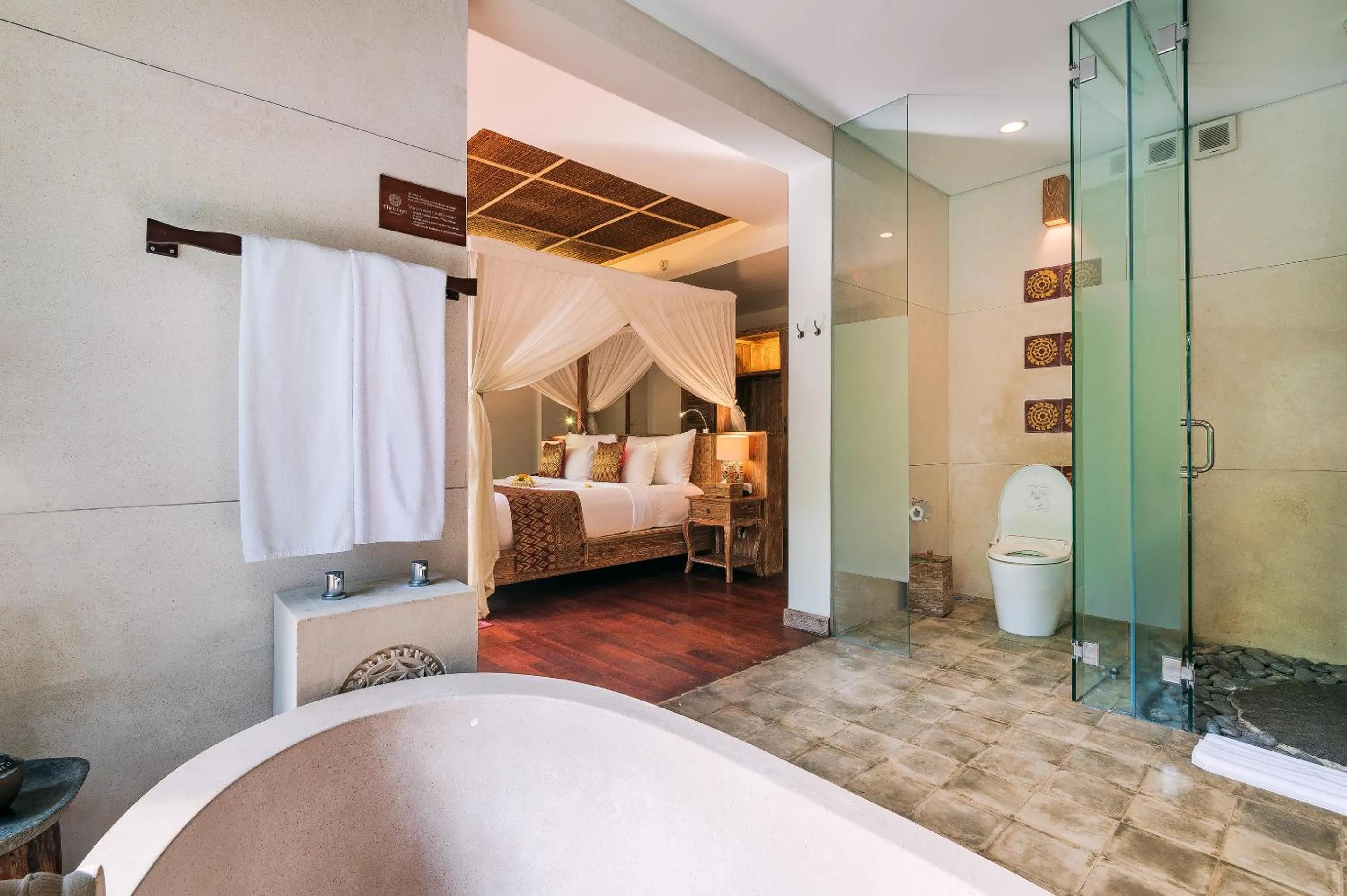 Shower, Bed in The Udaya Resorts and Spa