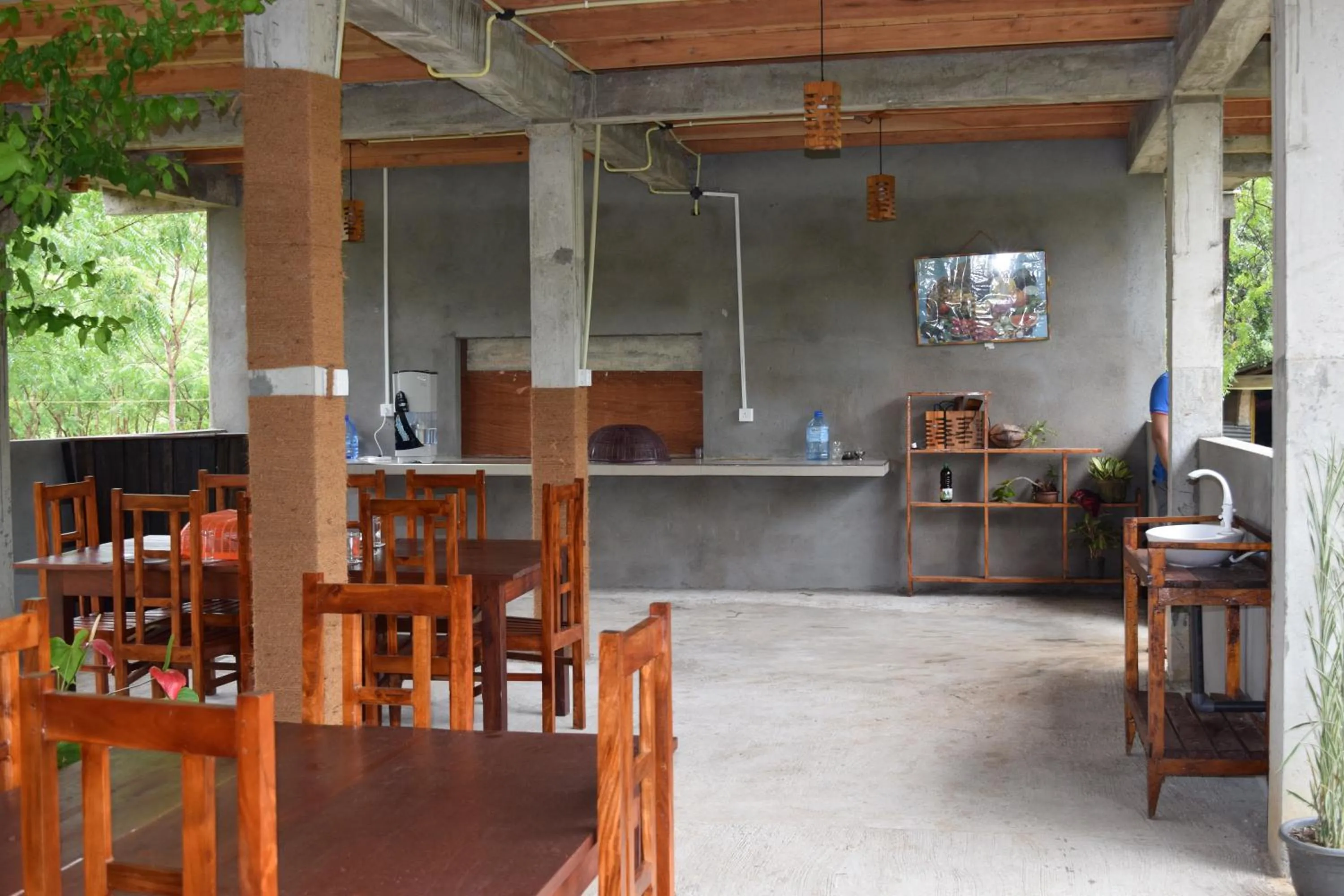 Restaurant/places to eat in Lavish Eco Jungle