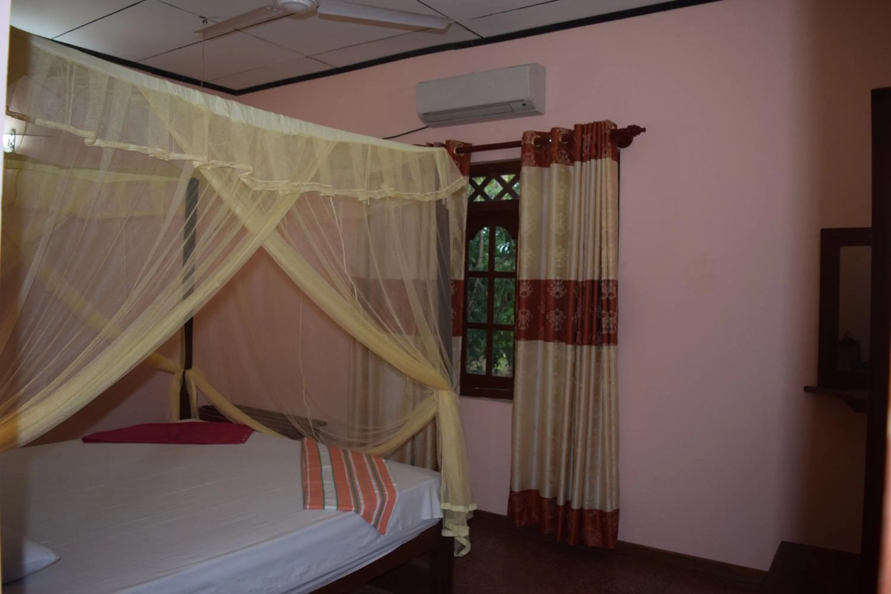 Bed in Lavish Eco Jungle