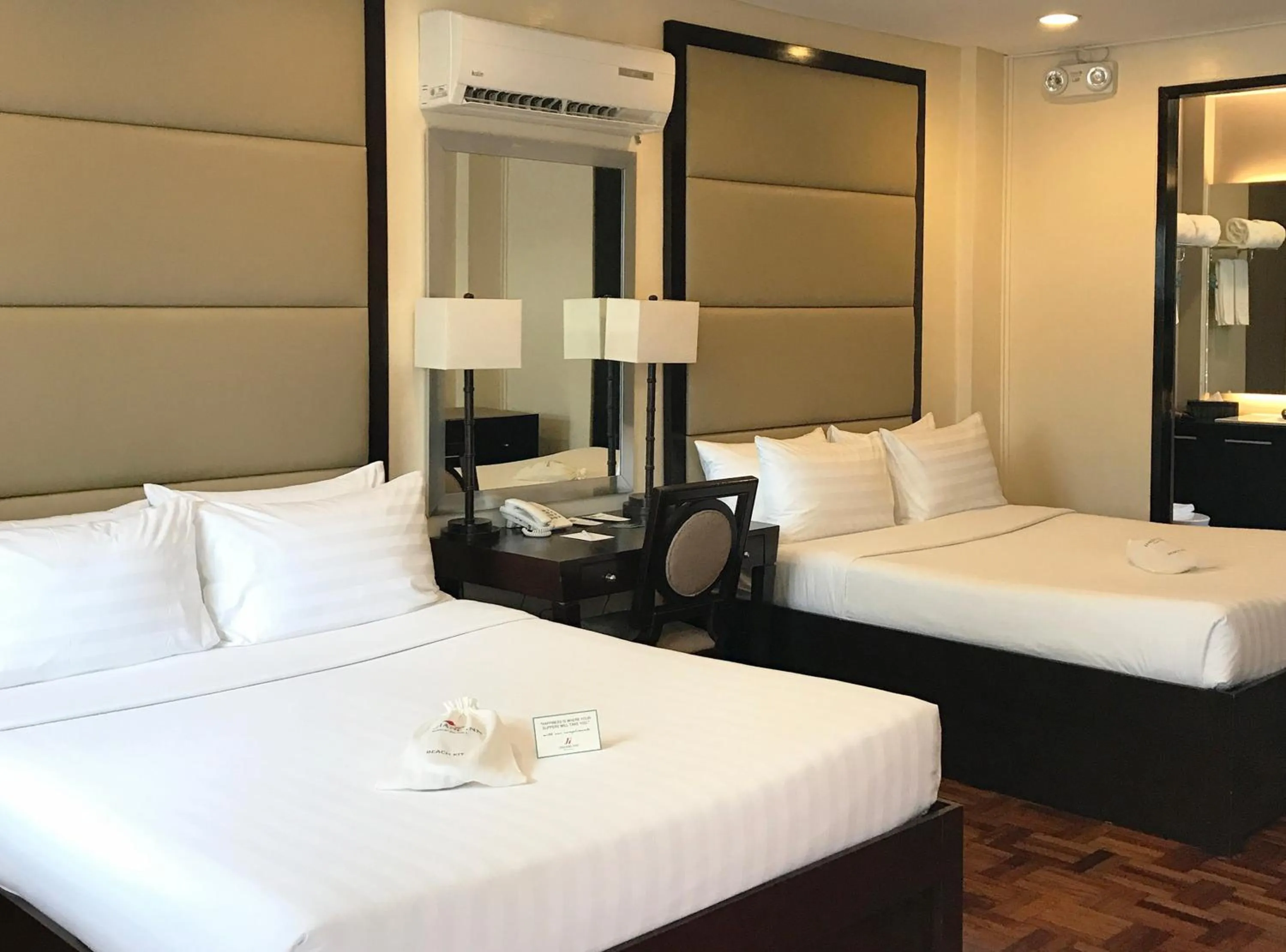 Photo of the whole room, Bed in Jinjiang Inn - Boracay Station 1