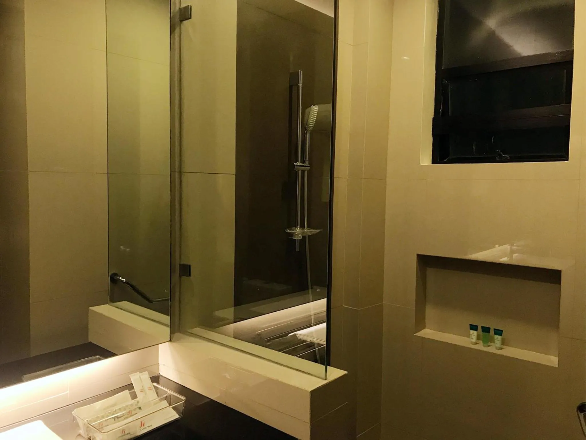 Shower in Jinjiang Inn - Boracay Station 1