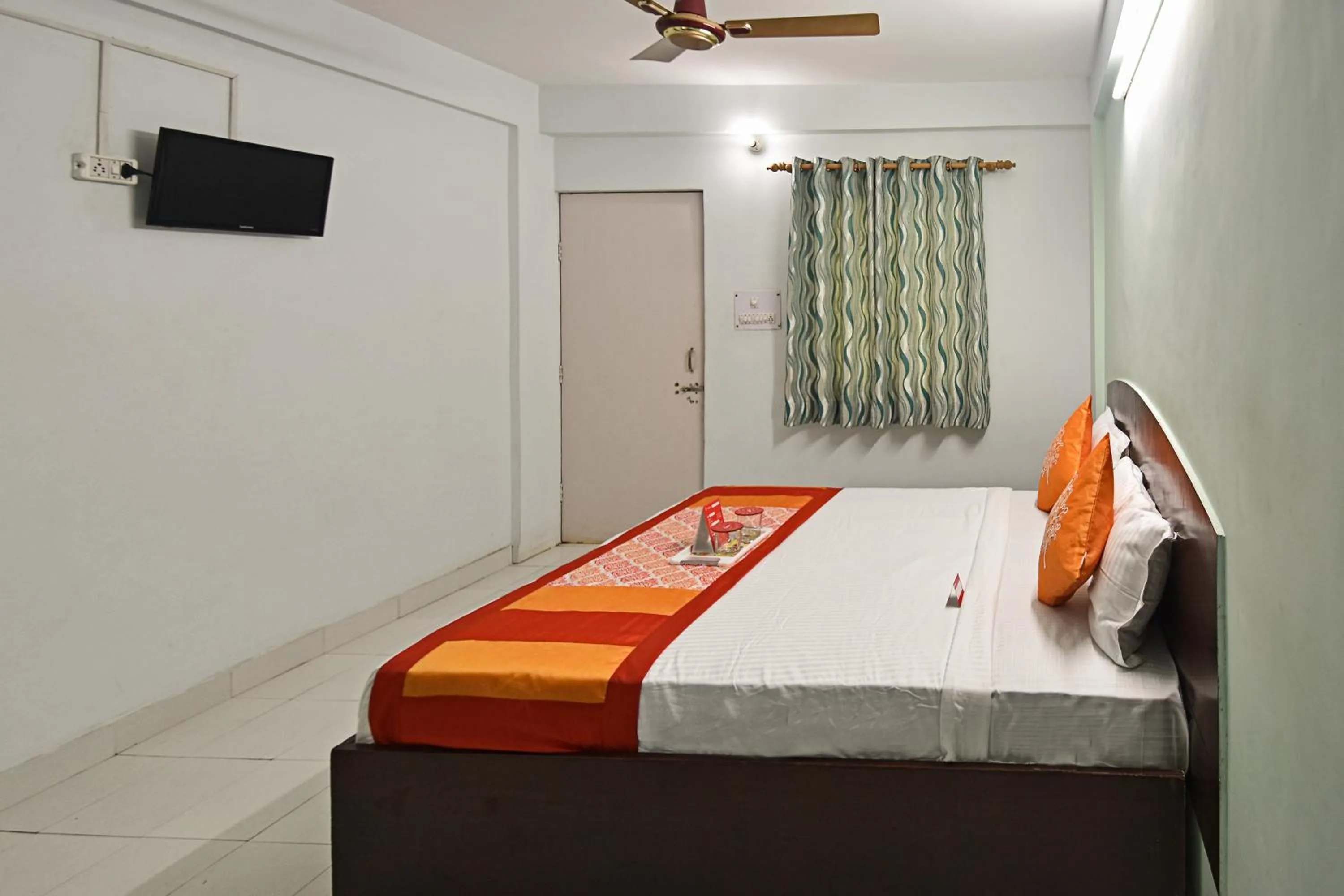 Bed in Hotel Gangotri