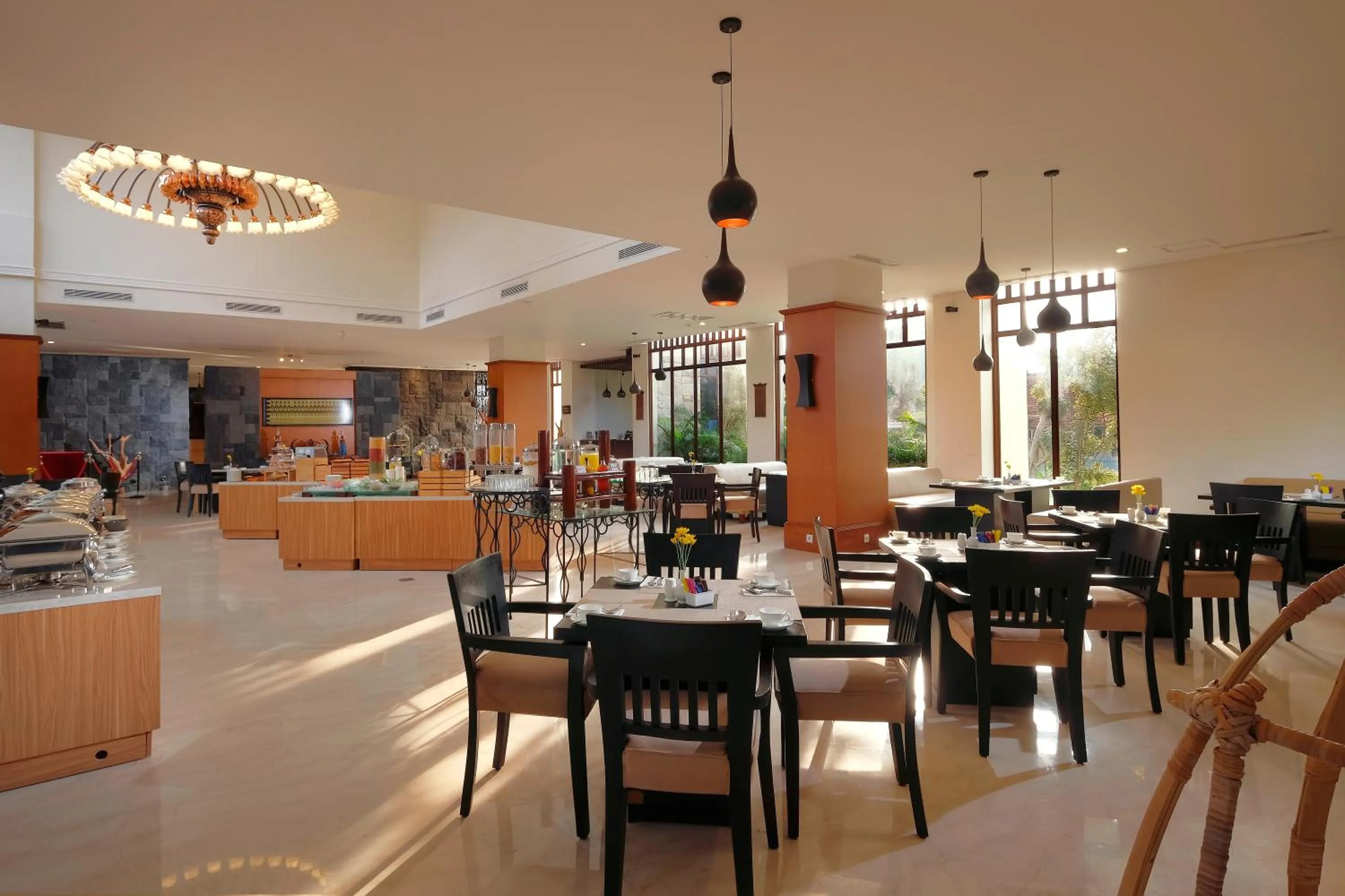 Restaurant/places to eat in Wimarion Hotel Semarang