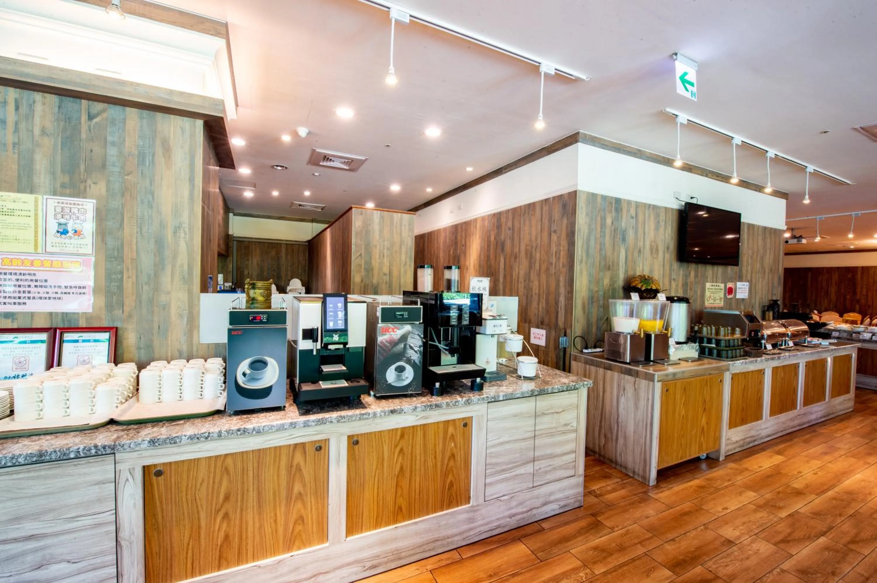 Breakfast in Fantasy Palace