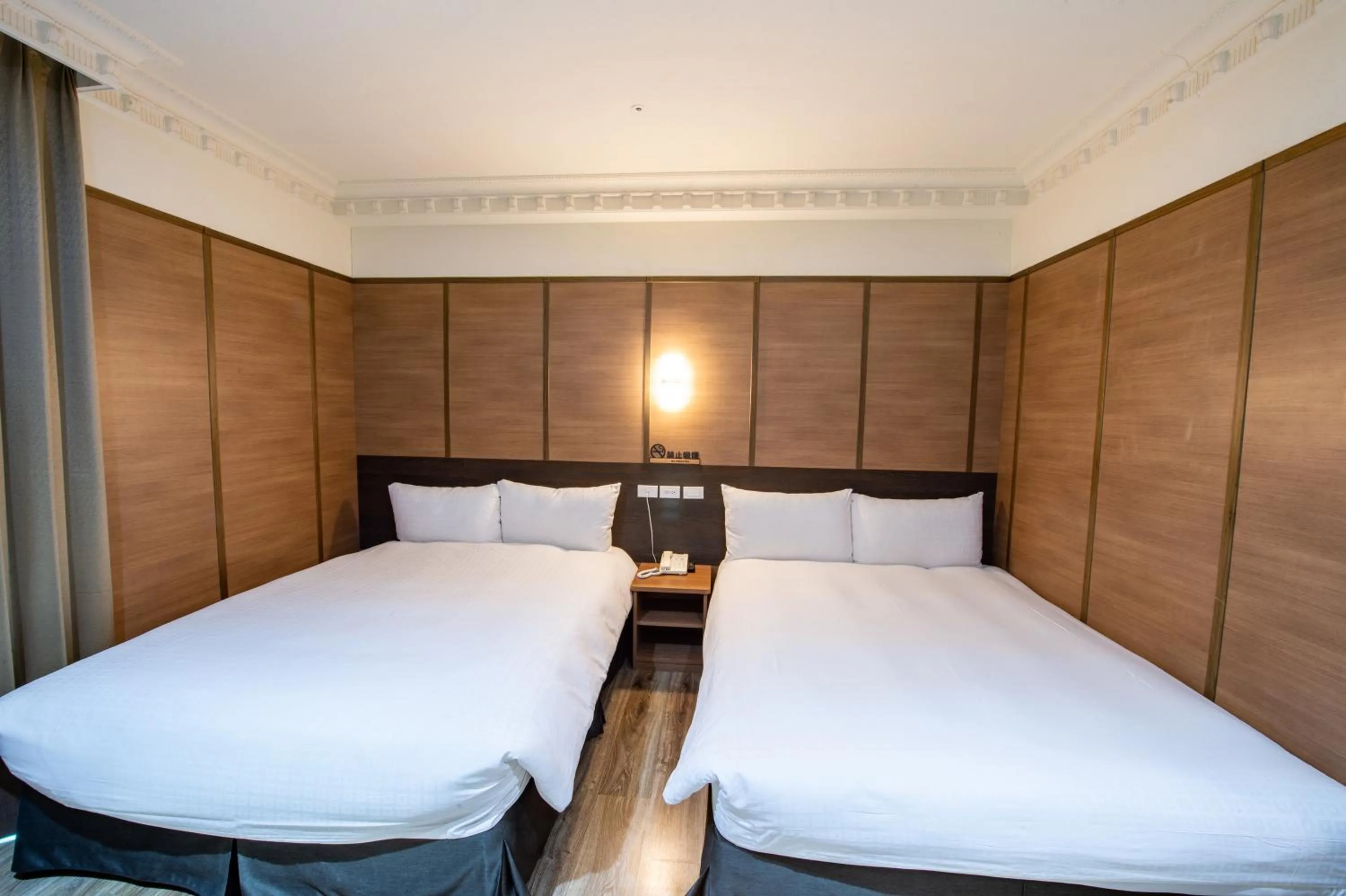 Photo of the whole room, Bed in Fantasy Palace