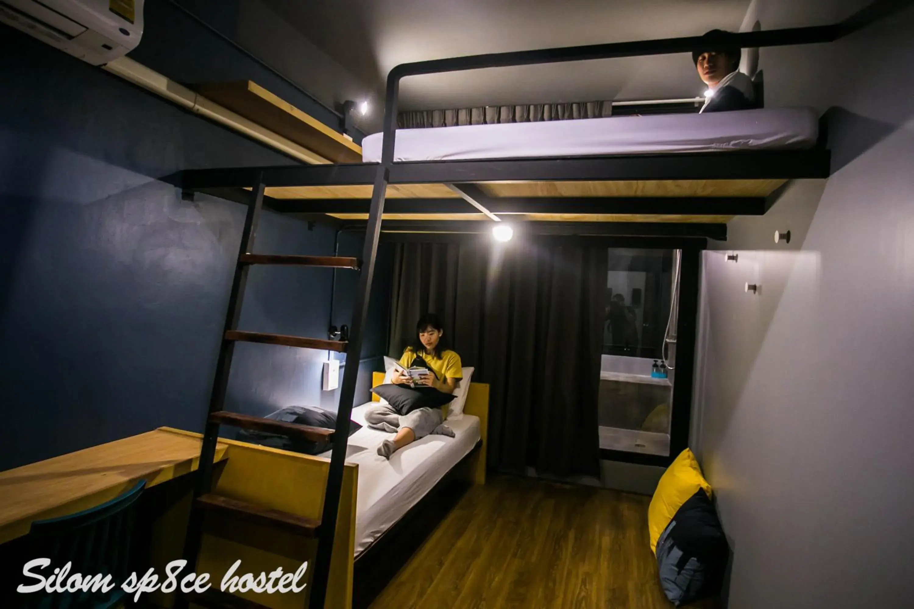 Double Room with Private Bathroom in Silom Space Hostel Double Room with Private Bathroom in Silom Space Hostel