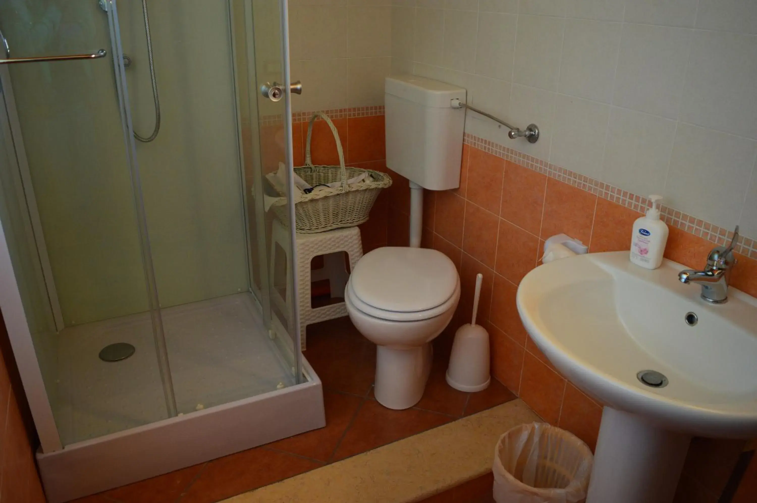 Double Room with Private Bathroom - single occupancy in Antico Frantoio Rooms Double Room with Private Bathroom - single occupancy in Antico Frantoio Rooms