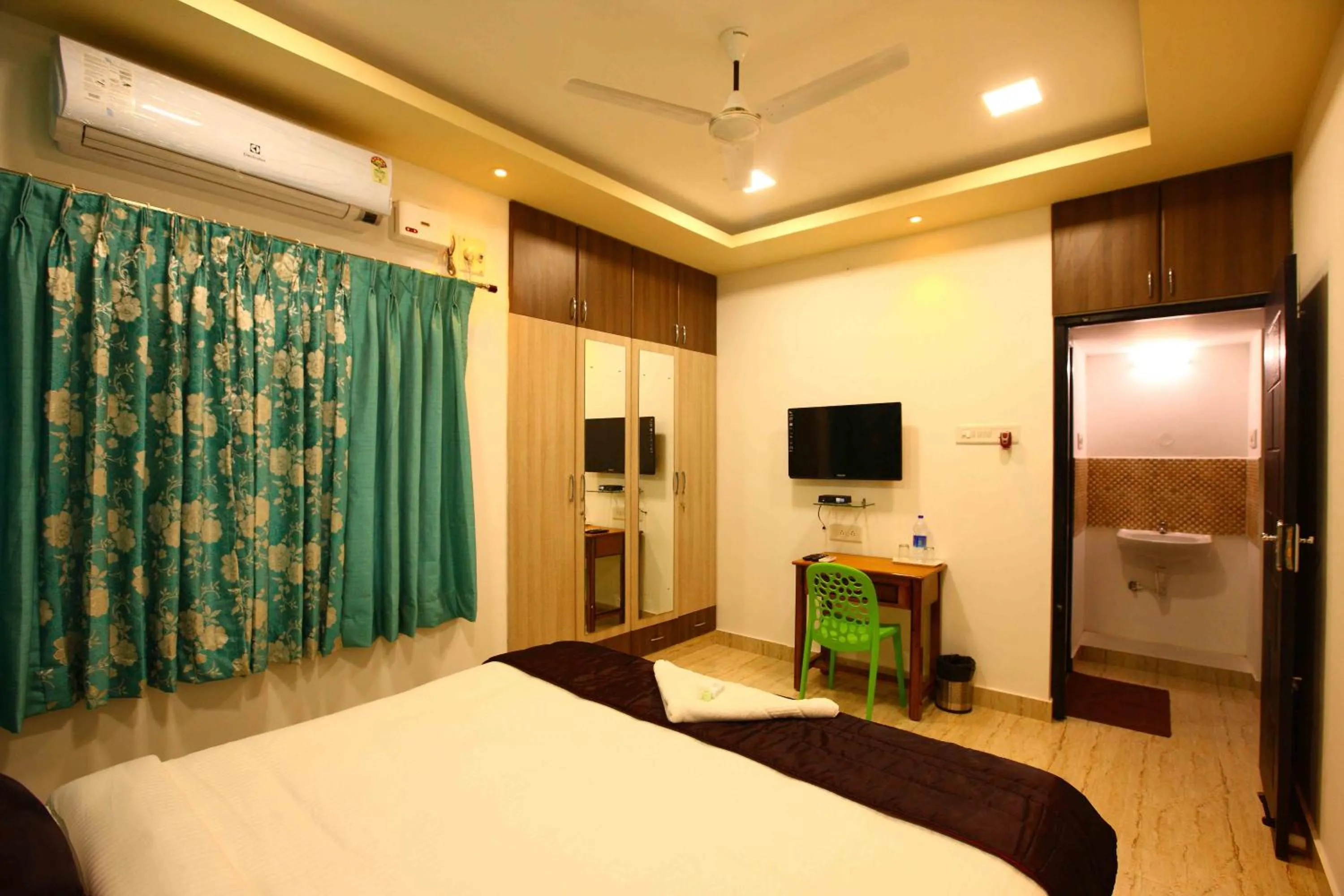 Bed in Sreedevi Residency
