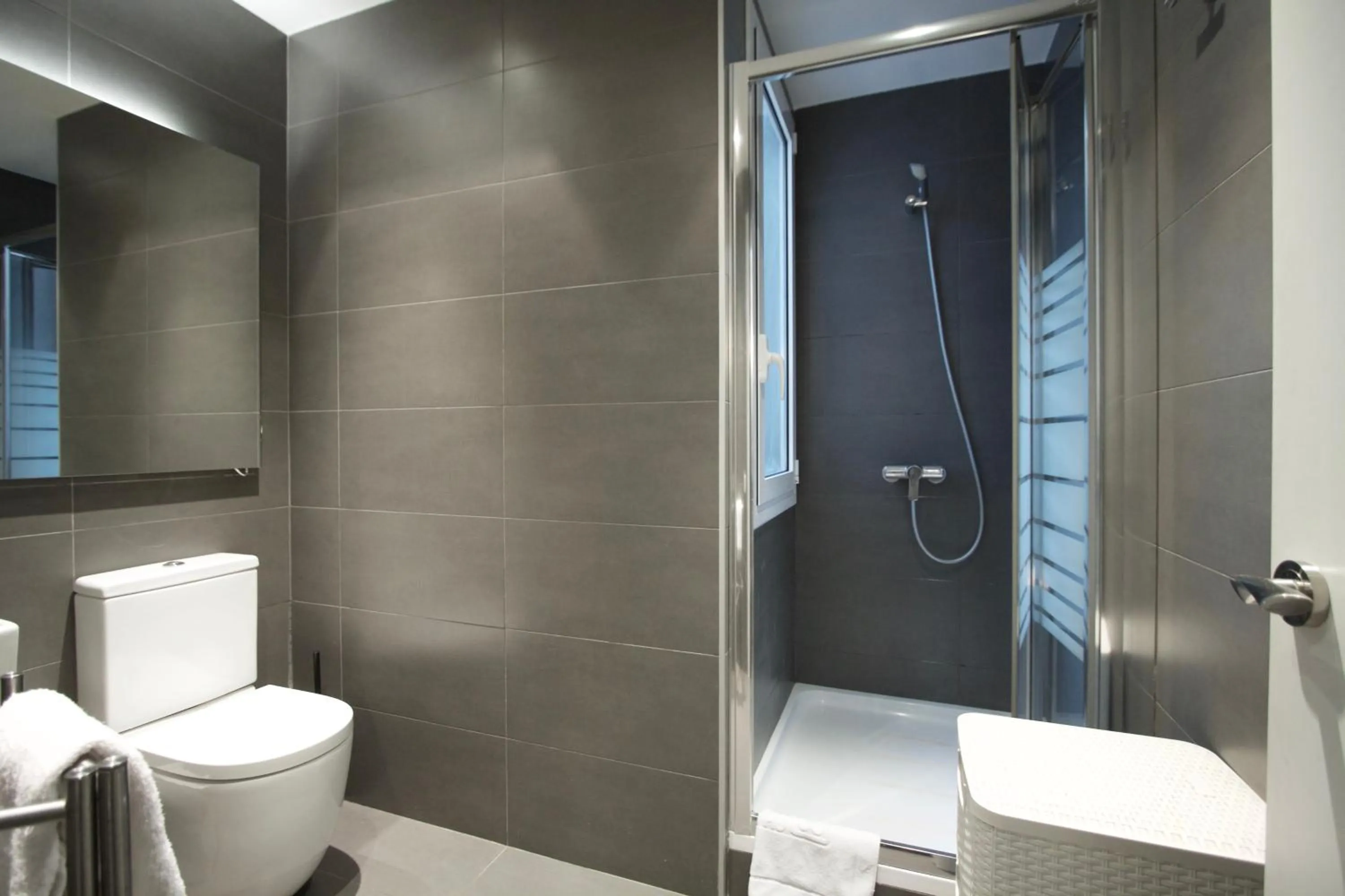 Shower in Dalí Residence