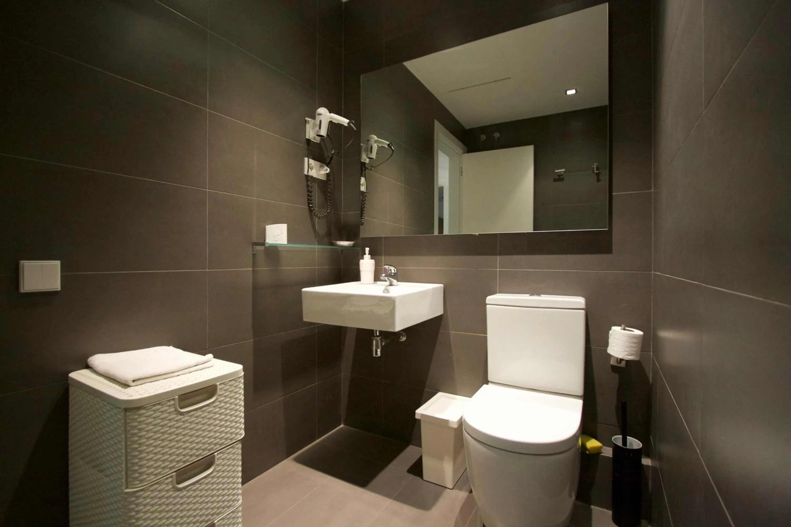 Shower in Dalí Residence